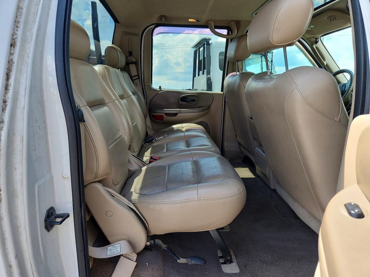 2003 Ford F150 Supercrew White vin: 1FTRW07L23KA84479