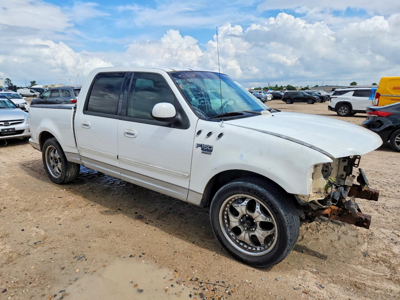 2003 Ford F150 Supercrew White vin: 1FTRW07L23KD32214