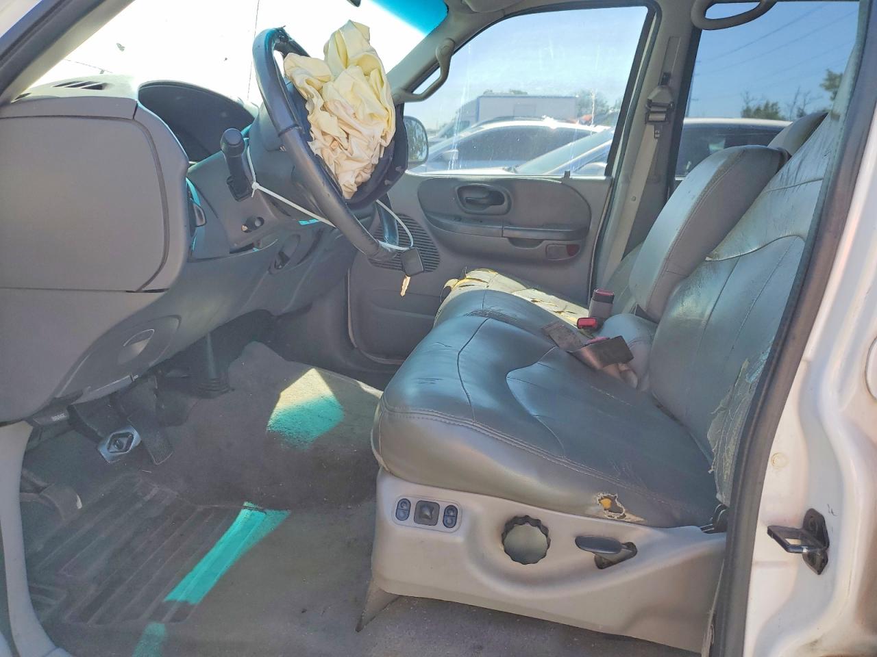 2001 Ford F150 Supercrew White vin: 1FTRW07L31KE05362