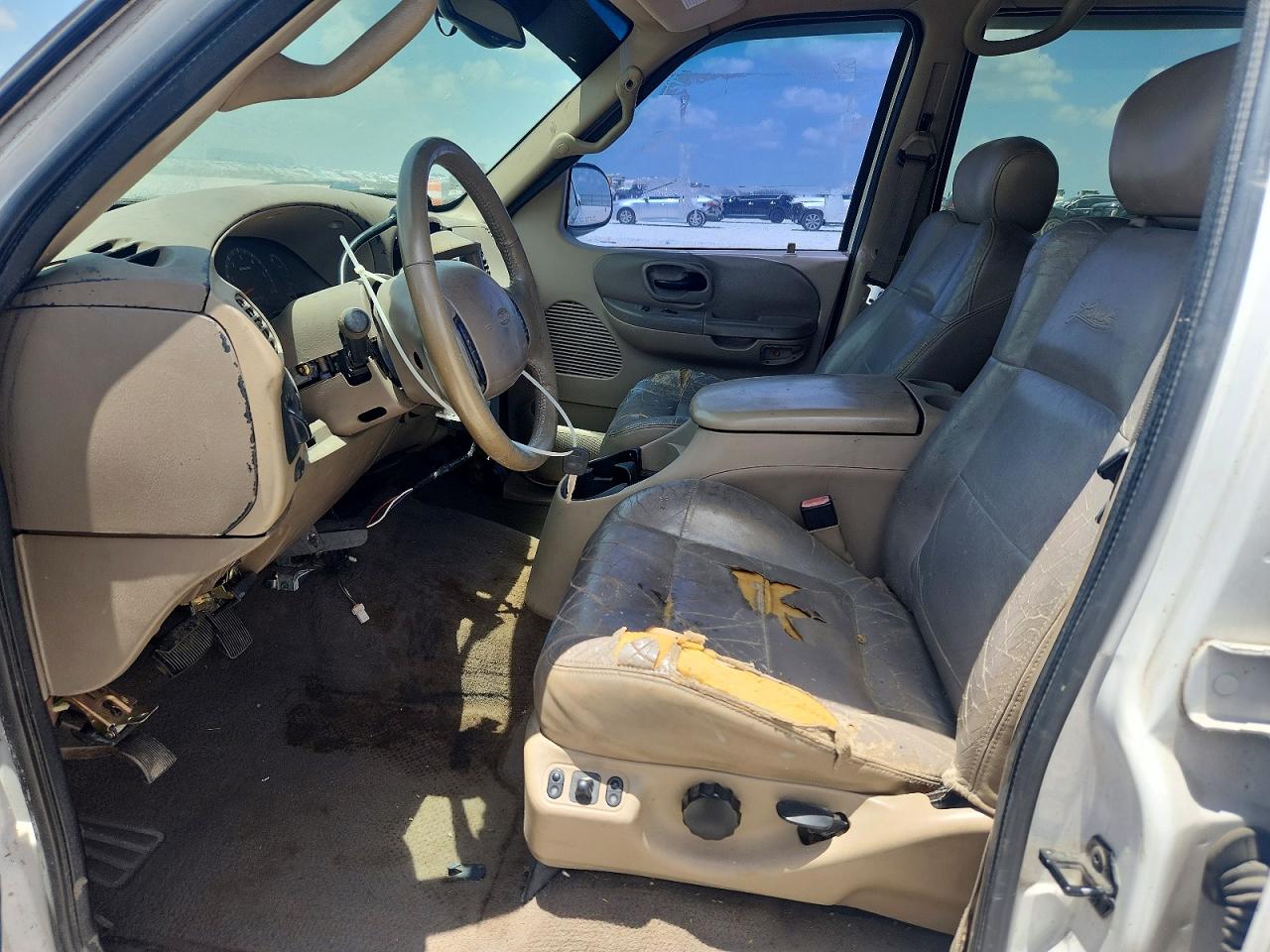 2001 Ford F150 Supercrew White vin: 1FTRW07L71KB09843