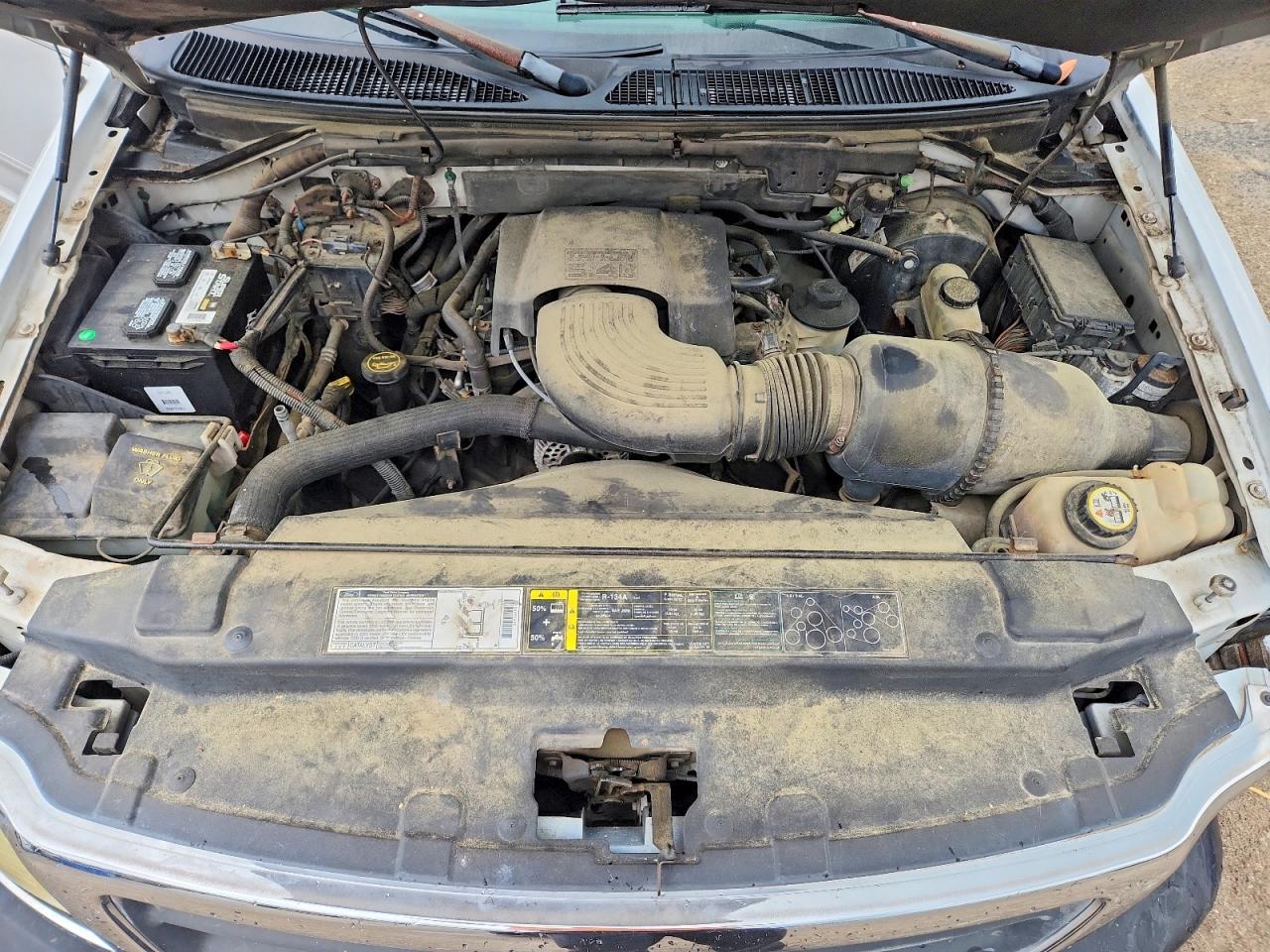 2002 Ford F150 Supercrew White vin: 1FTRW07L72KC40403