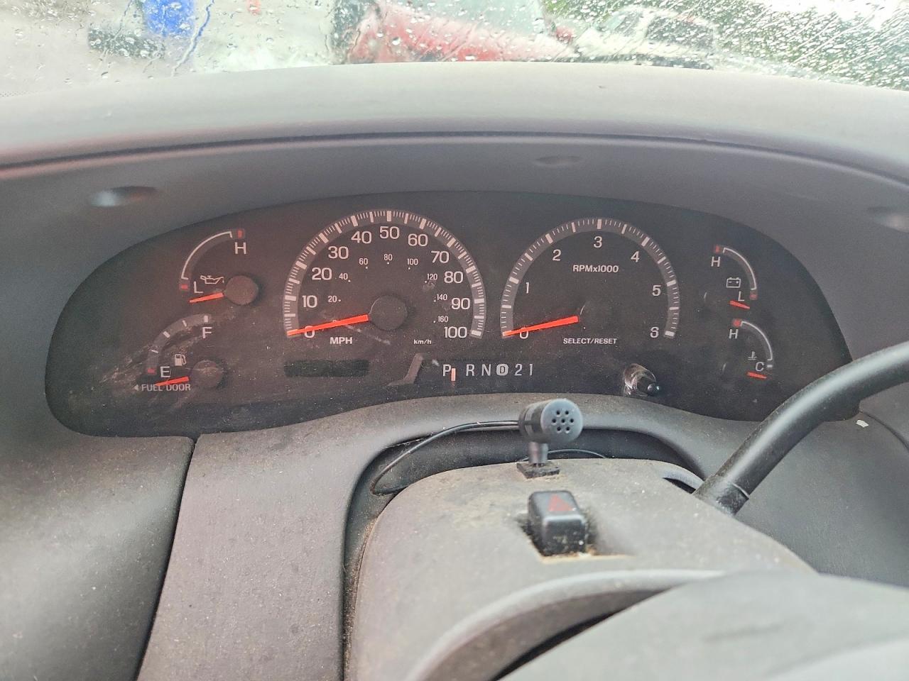 2002 Ford F150 Supercrew White vin: 1FTRW07L72KC40403