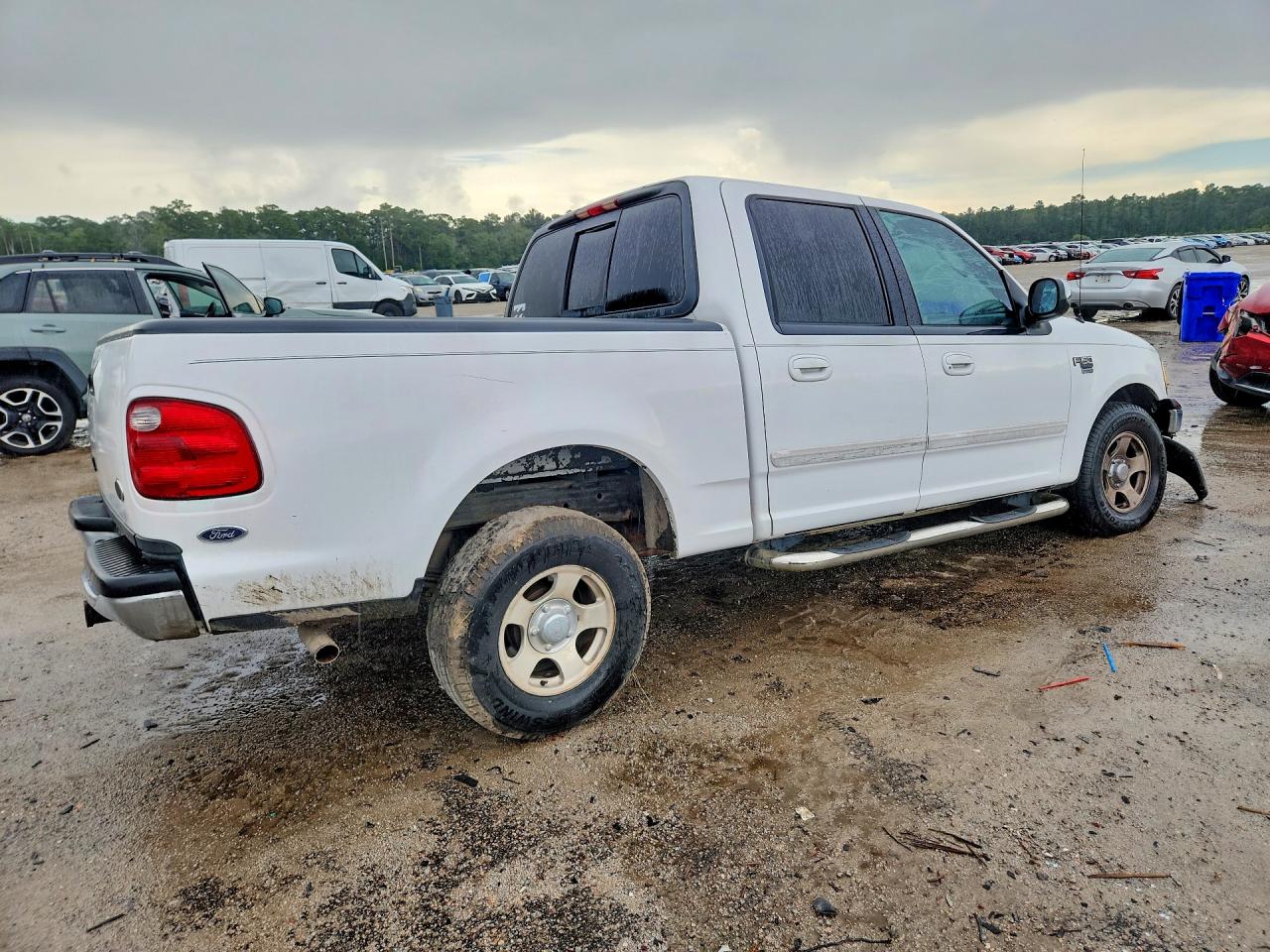 2002 Ford F150 Supercrew White vin: 1FTRW07L72KC40403