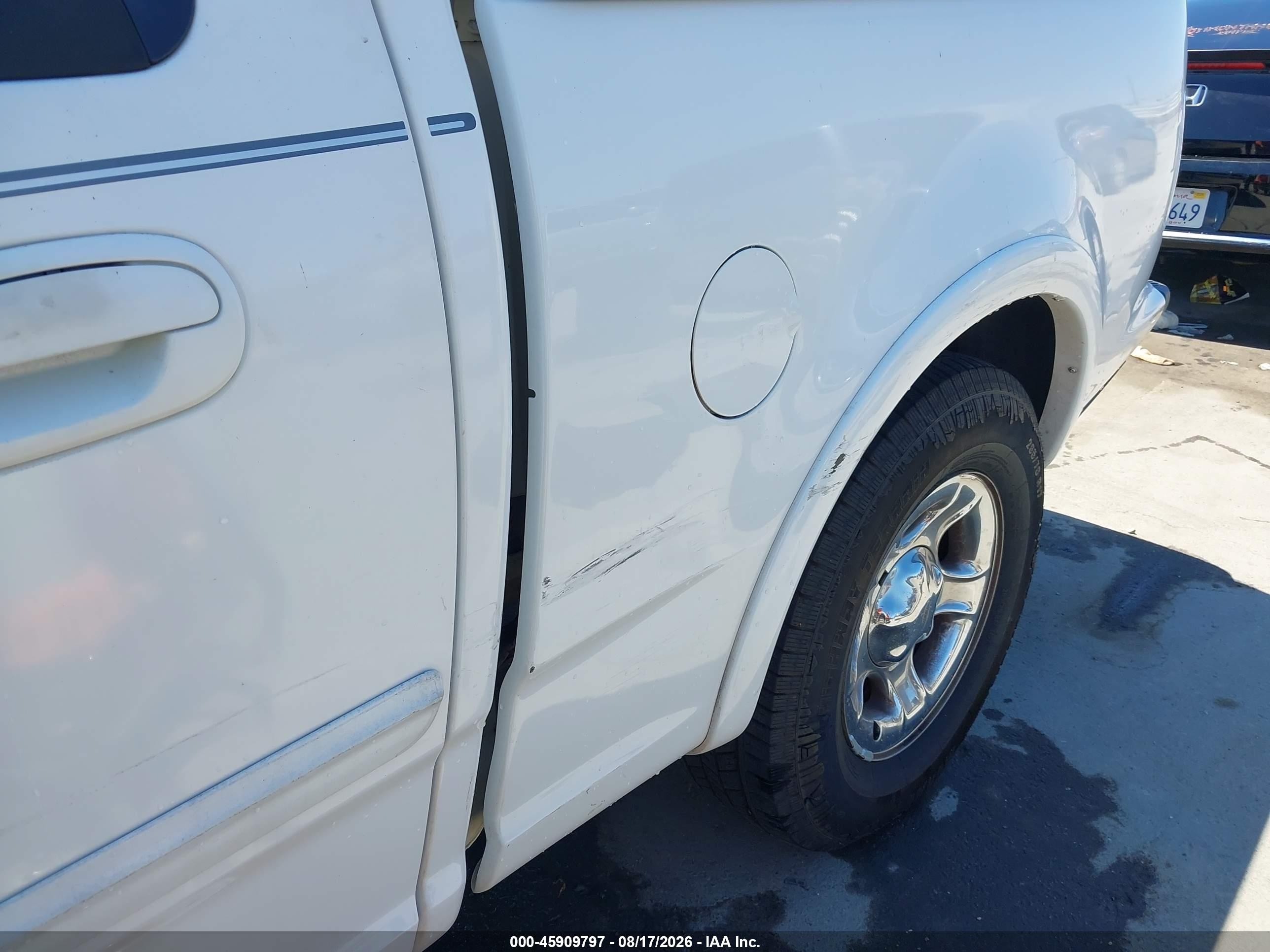 2002 Ford F-150 Lariat/xlt White vin: 1FTRW07L92KC69840