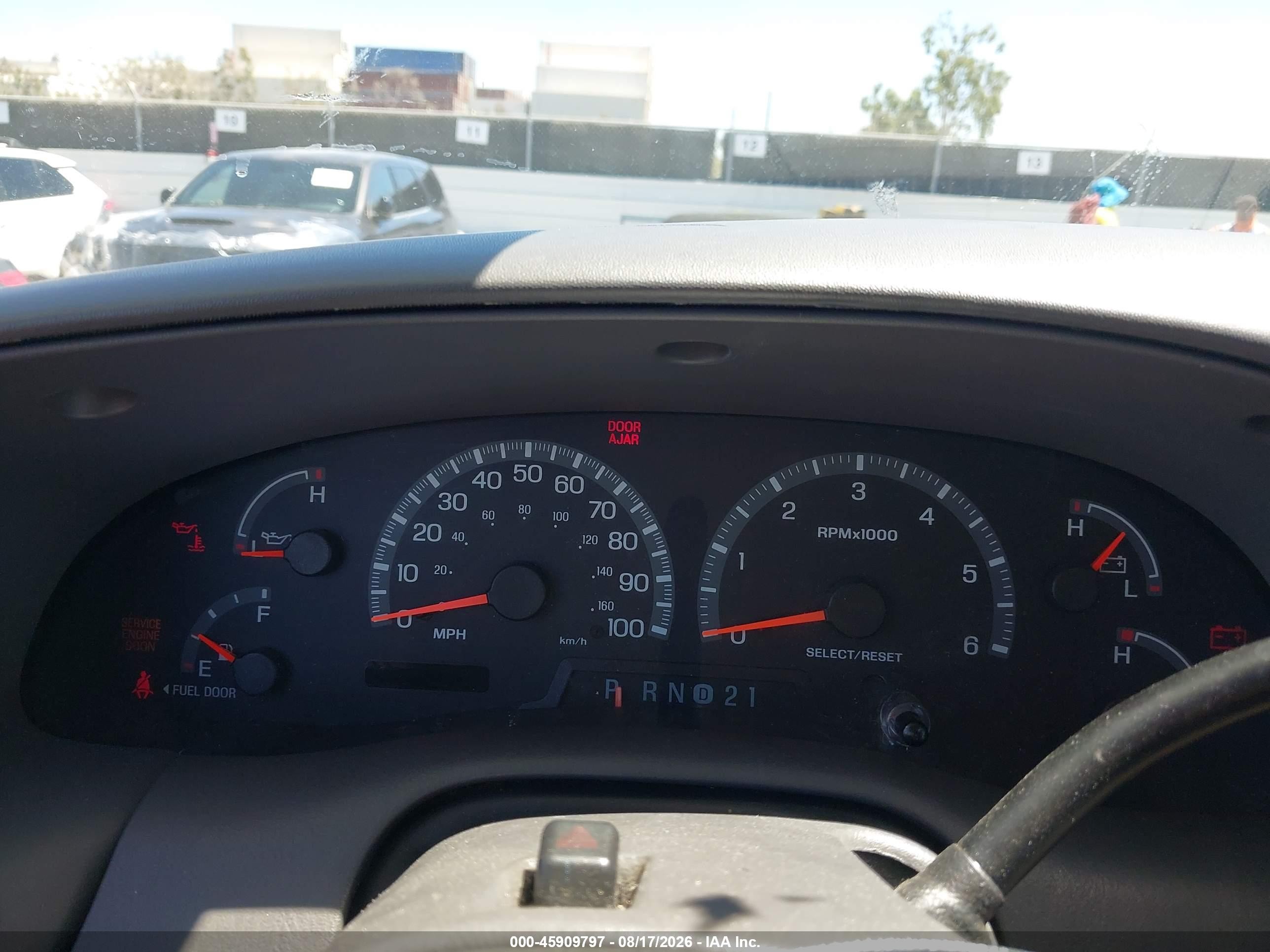 2002 Ford F-150 Lariat/xlt White vin: 1FTRW07L92KC69840