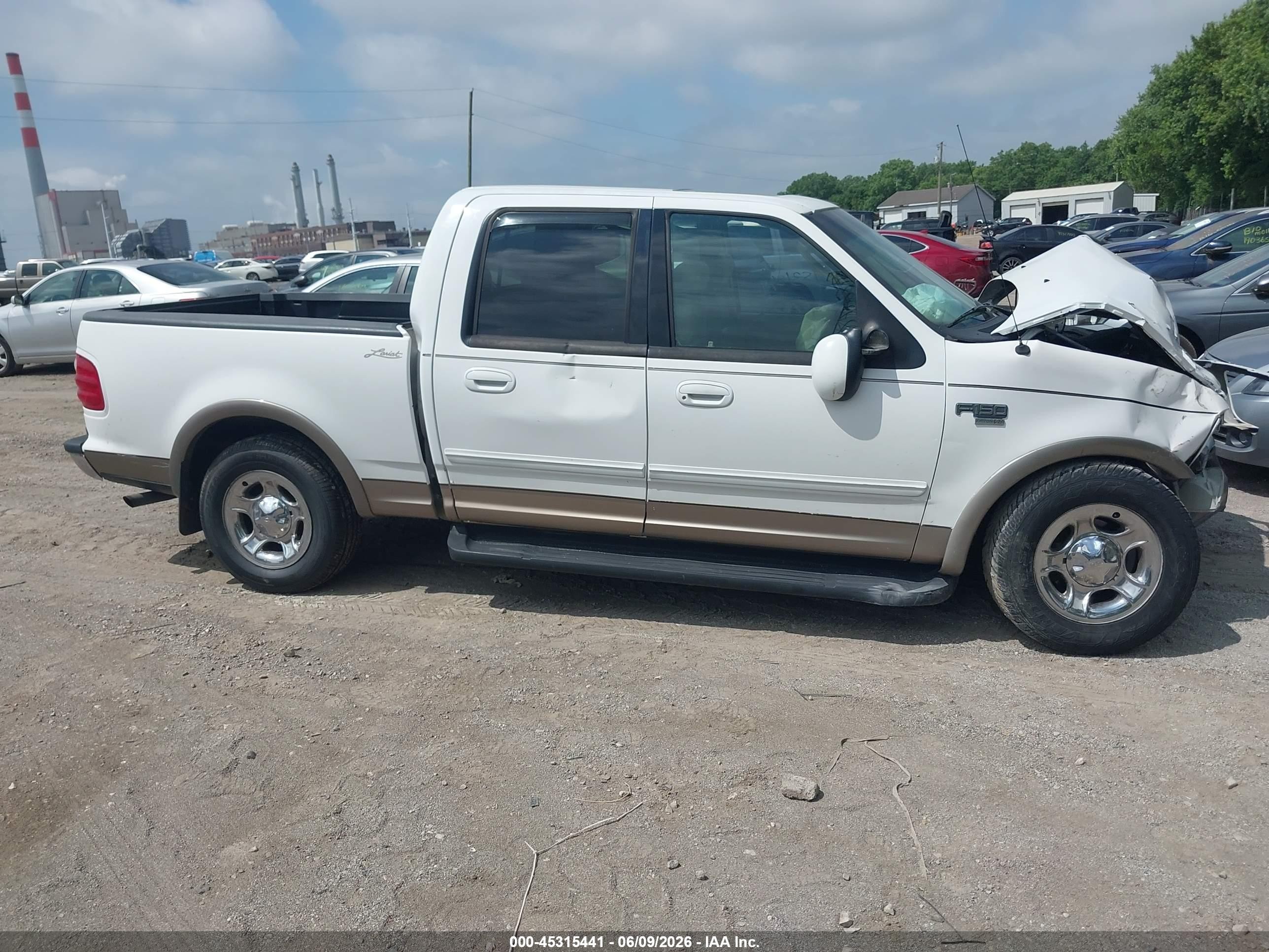2002 Ford F-150 Lariat/xlt White vin: 1FTRW07LX2KC06794