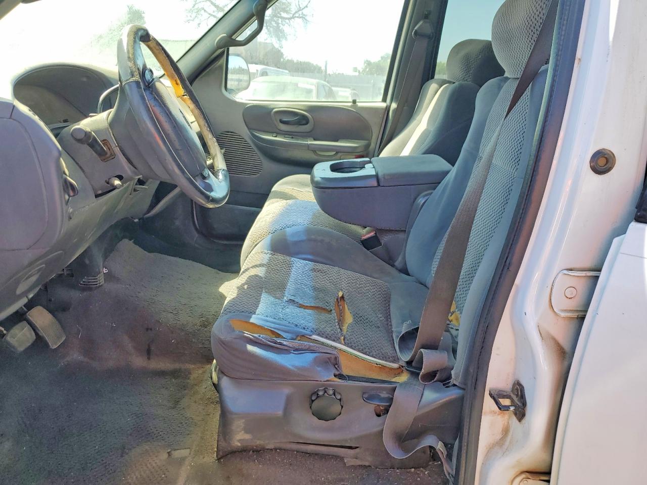 2002 Ford F150 Supercrew White vin: 1FTRW08612KB17365