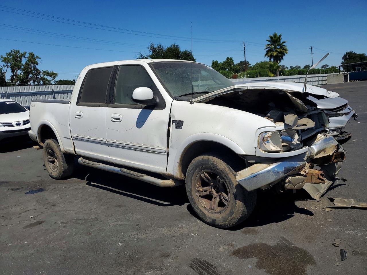 2002 Ford F150 Supercrew White vin: 1FTRW08612KB17365