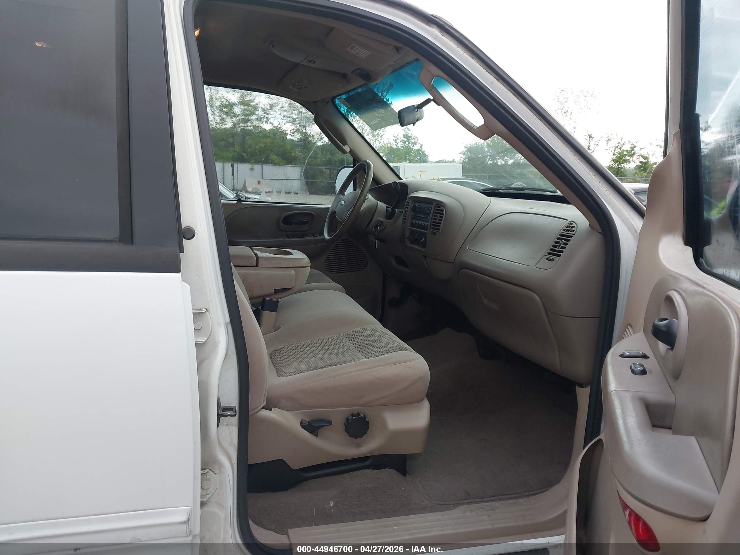 2003 Ford F-150 Lariat/xlt White vin: 1FTRW08673KD68330