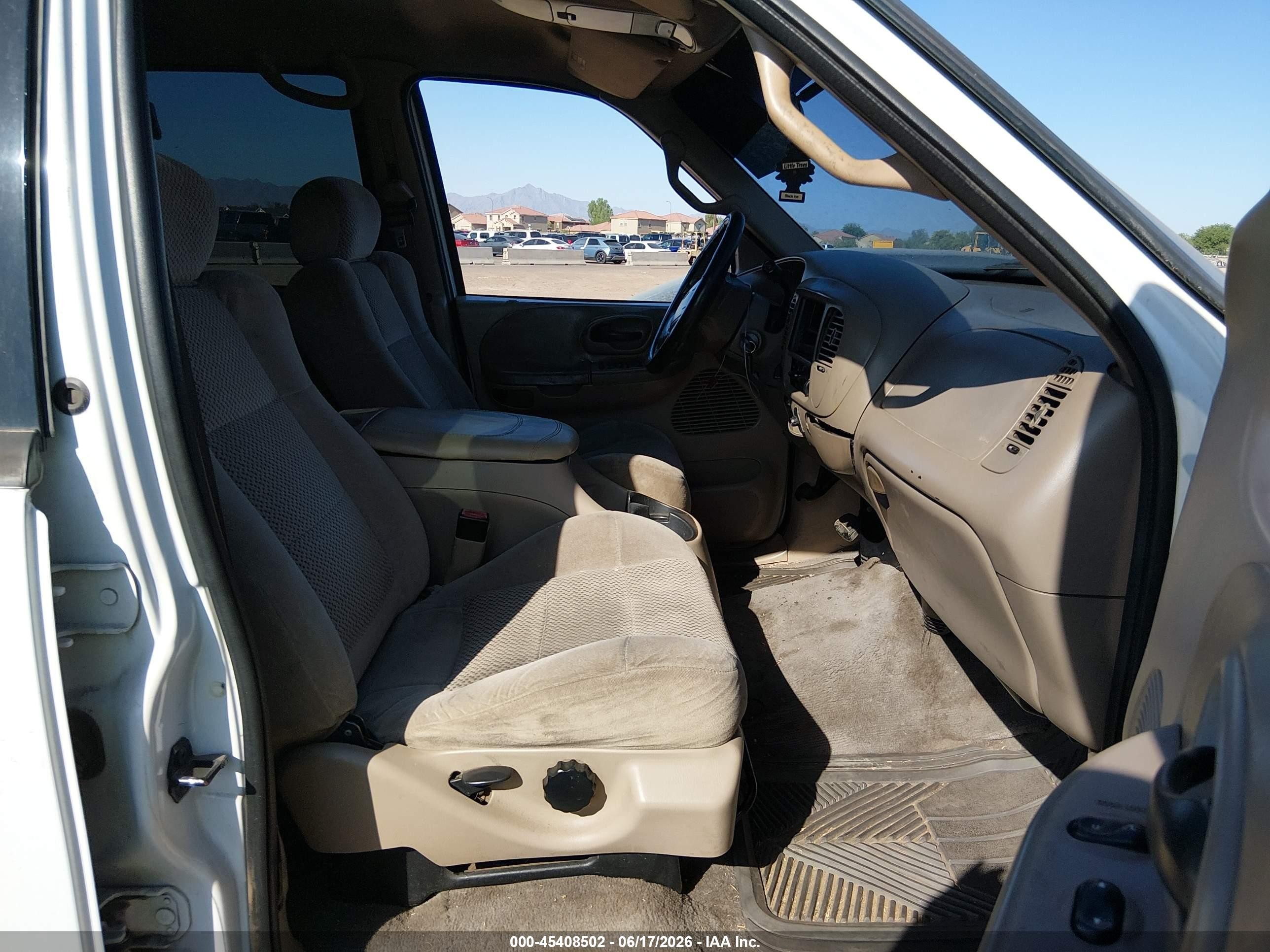 2001 Ford F-150 King Ranch Edition/lariat/xlt White vin: 1FTRW08L01KF49479