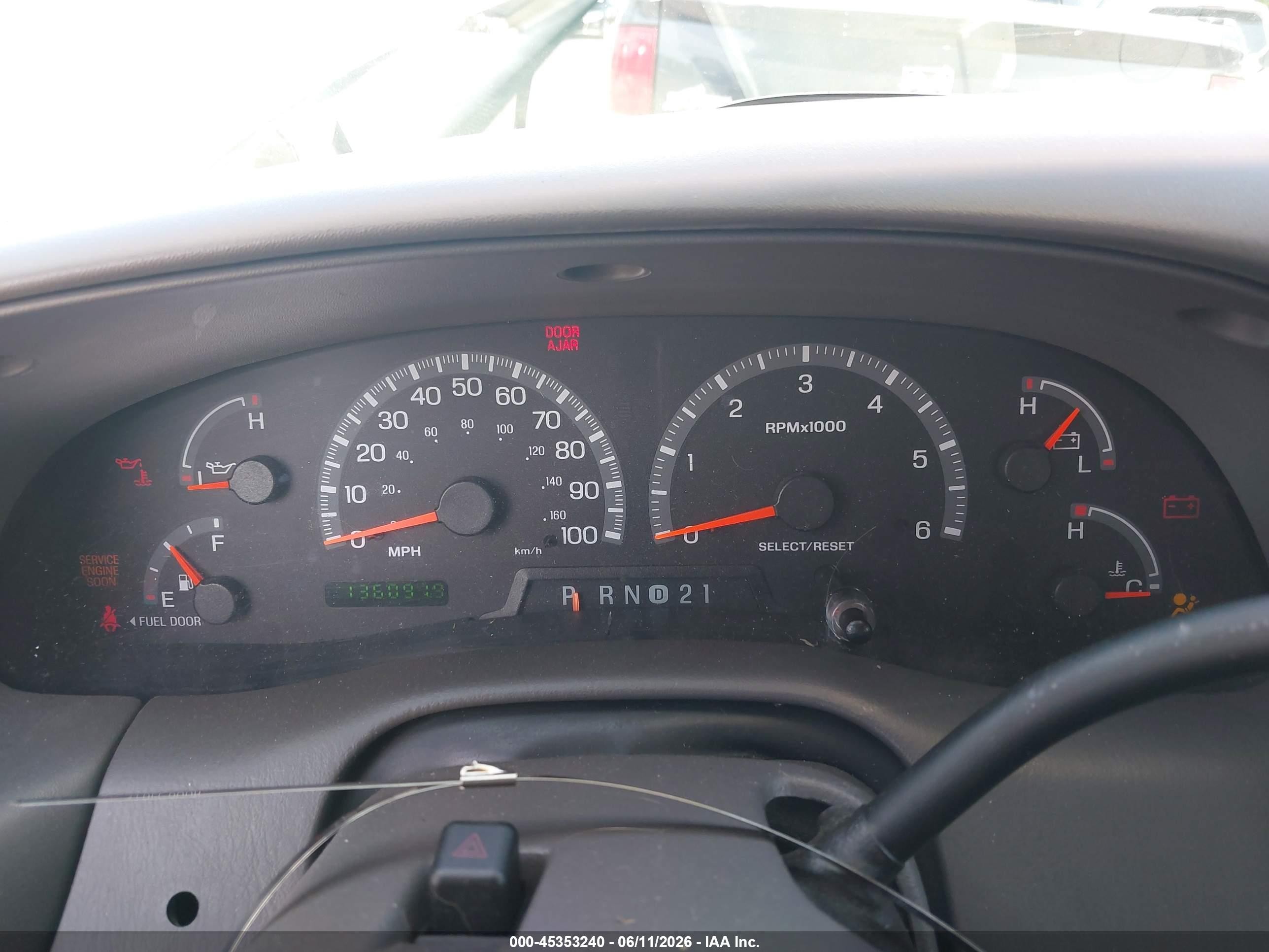 2002 Ford F-150 Lariat/xlt Белый vin: 1FTRW08L12KD37742