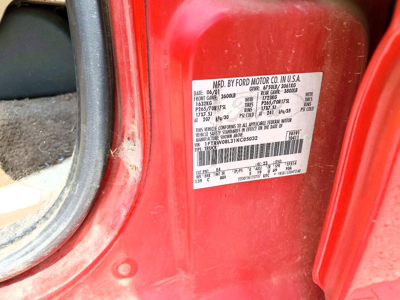 2001 Ford F150 Supercrew Red vin: 1FTRW08L31KC05032
