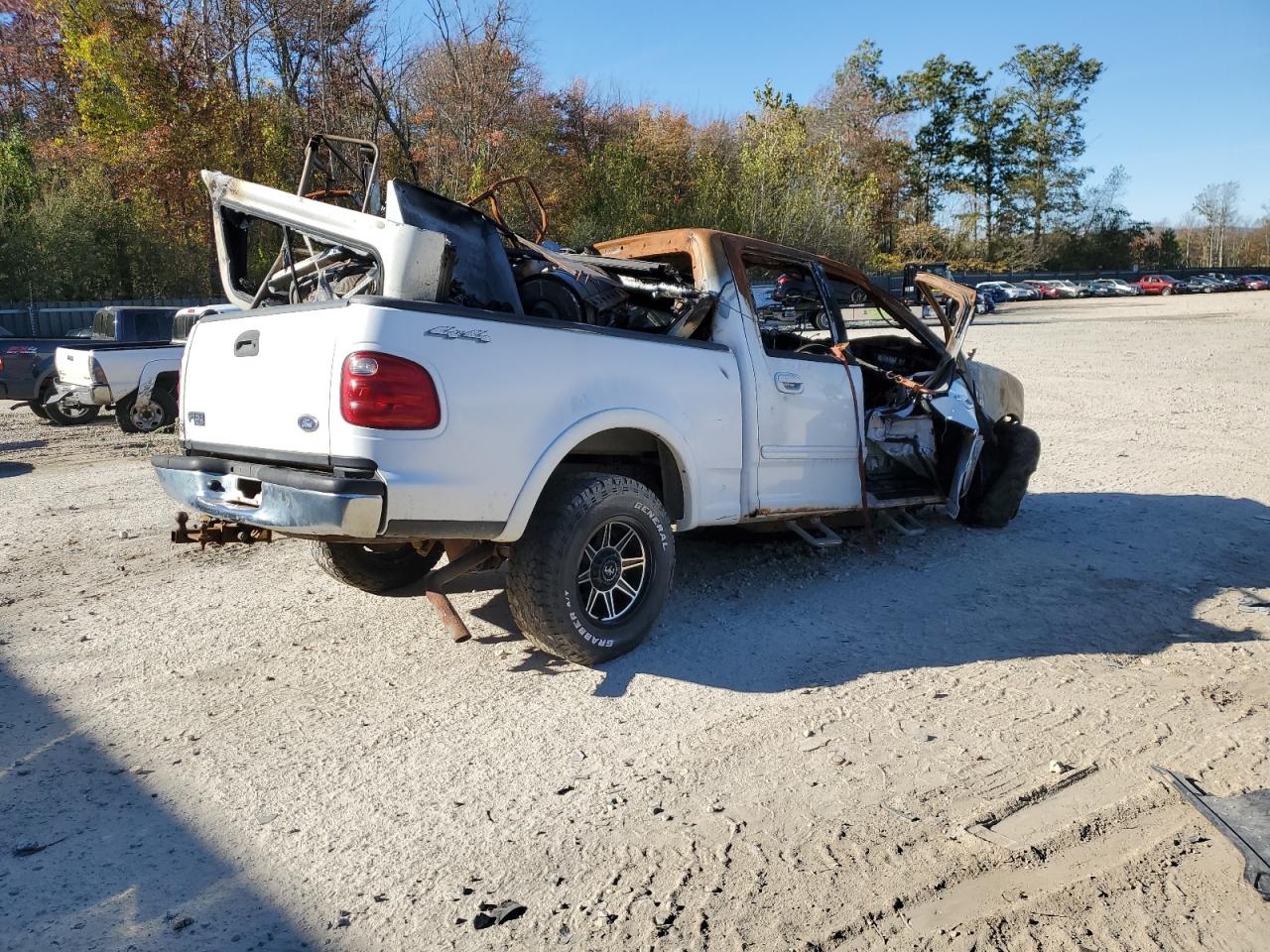 2002 Ford F150 Supercrew White vin: 1FTRW08L32KA72175