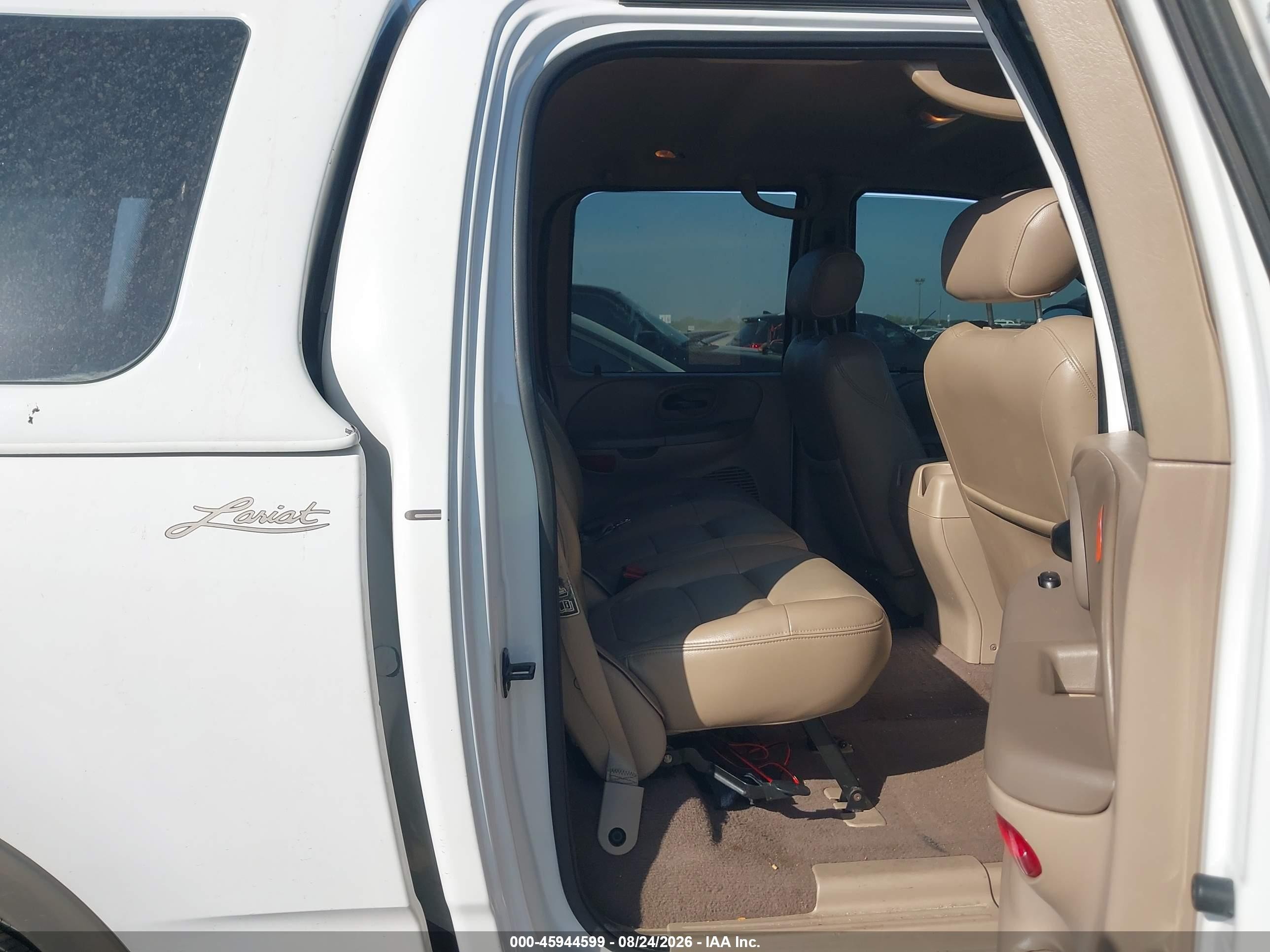 2003 Ford F-150 Lariat/xlt White vin: 1FTRW08L33KB19545