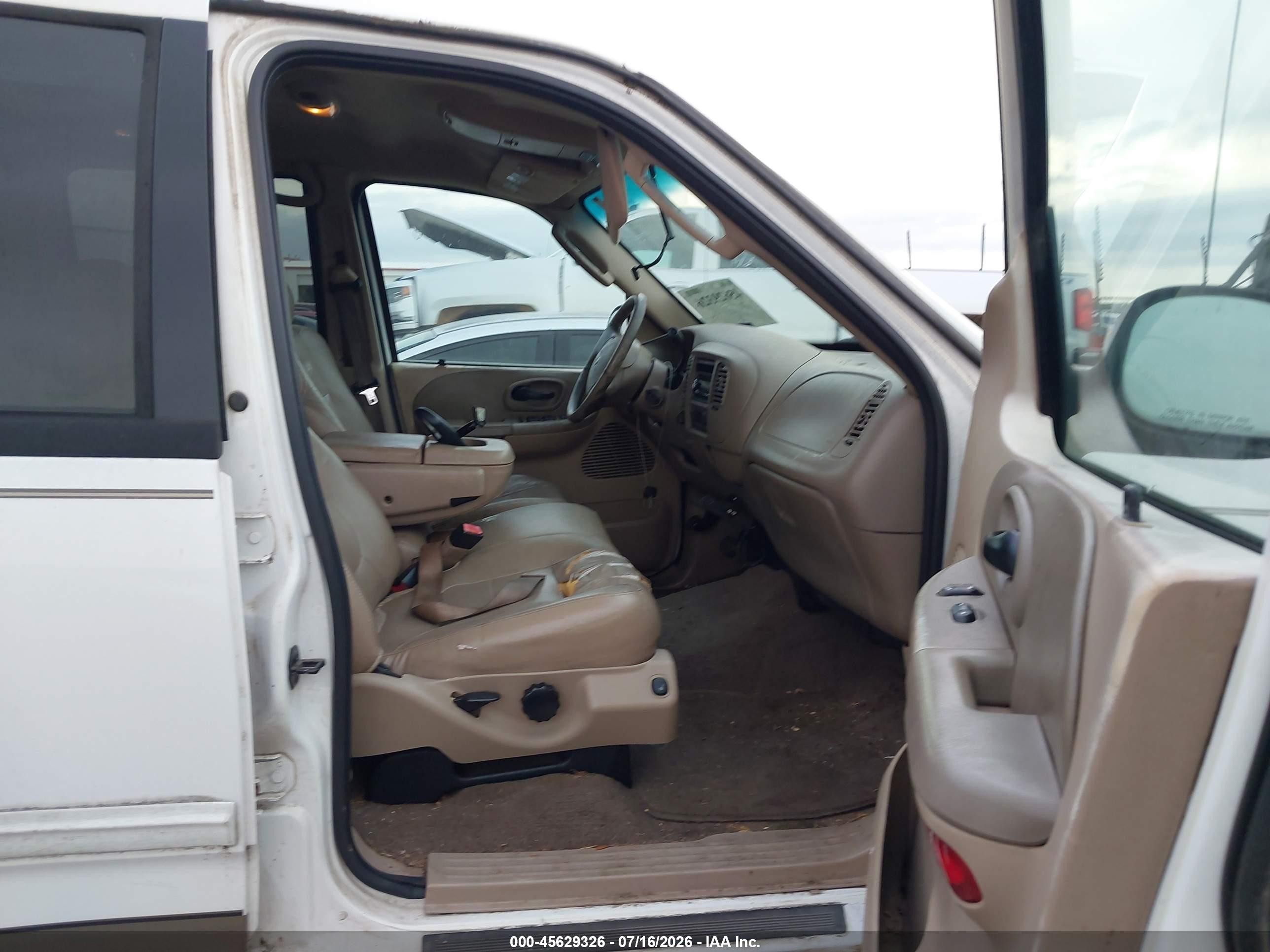 2003 Ford F-150 Lariat/xlt White vin: 1FTRW08L33KC70191
