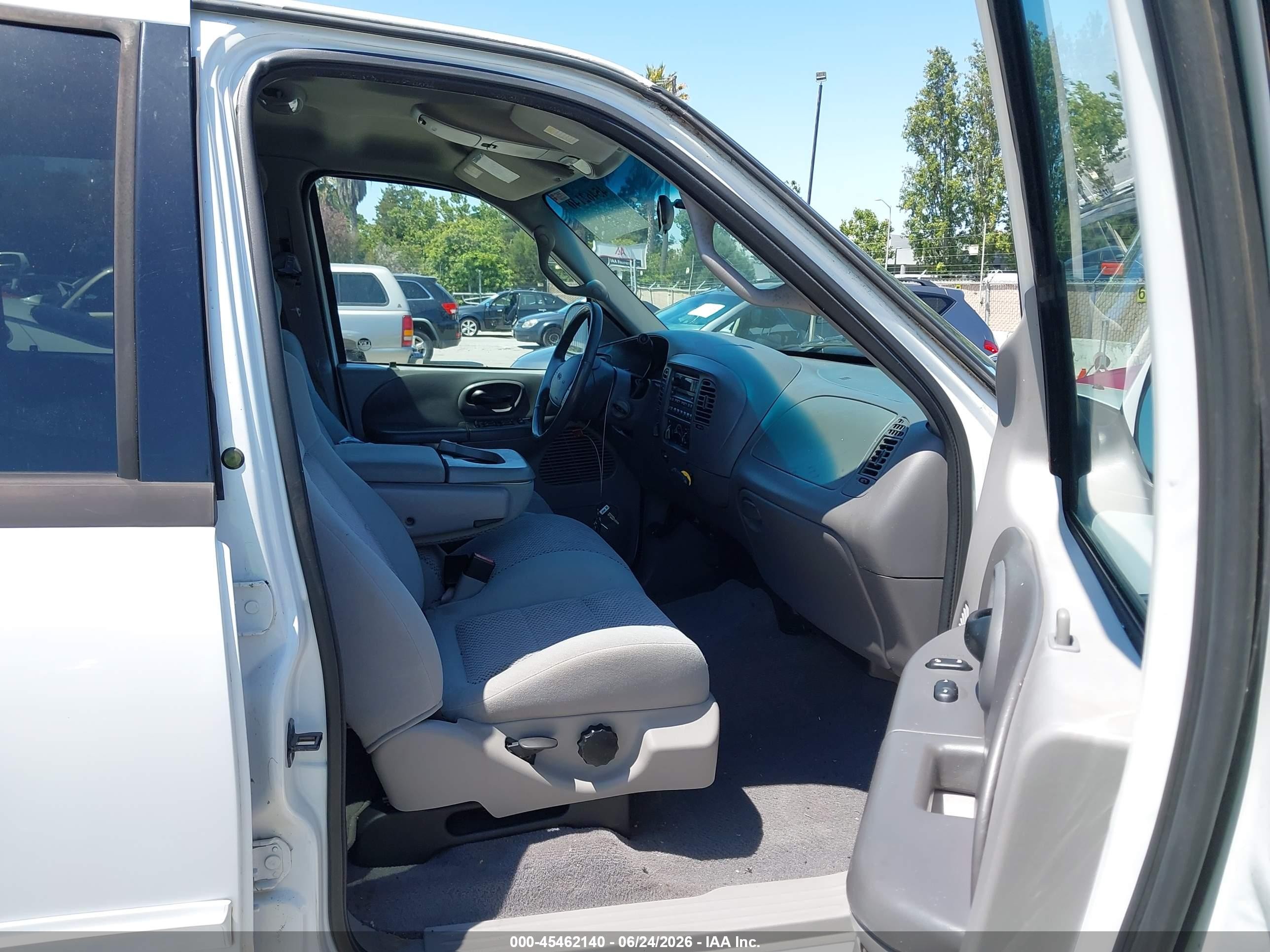 2002 Ford F-150 Lariat/xlt White vin: 1FTRW08L42KB82149