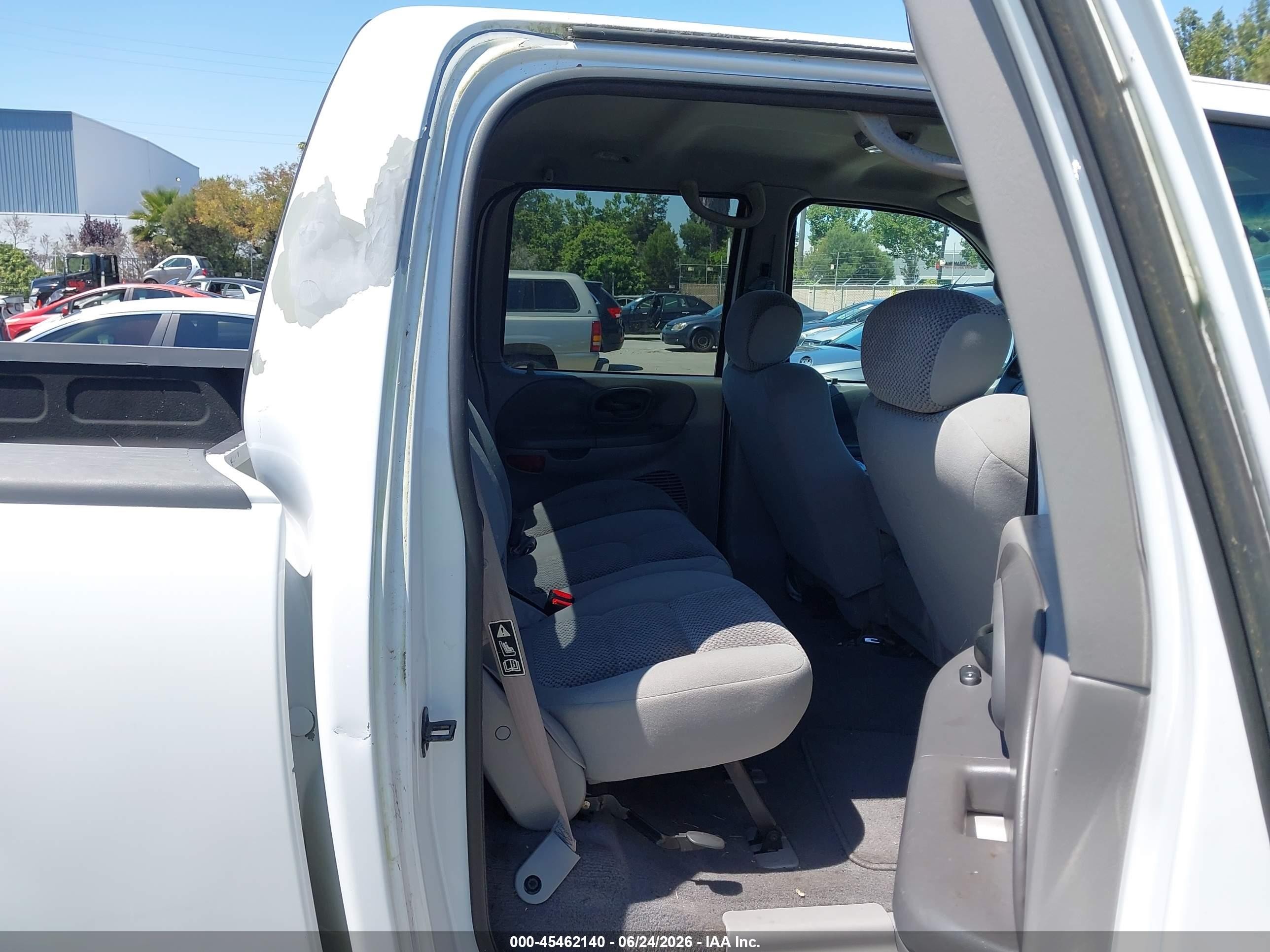 2002 Ford F-150 Lariat/xlt White vin: 1FTRW08L42KB82149