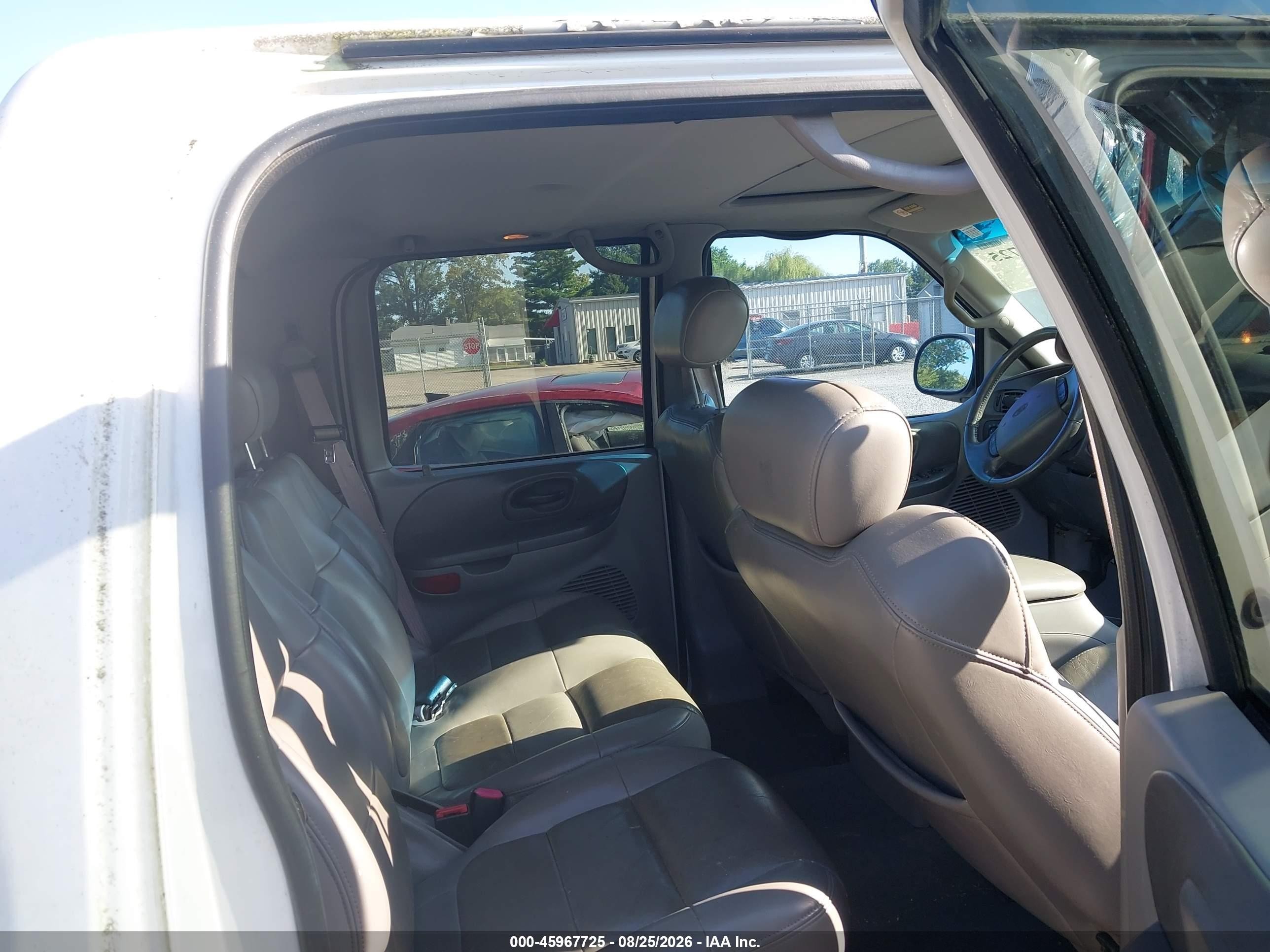 2001 Ford F-150 King Ranch Edition/lariat/xlt White vin: 1FTRW08L51KC29400