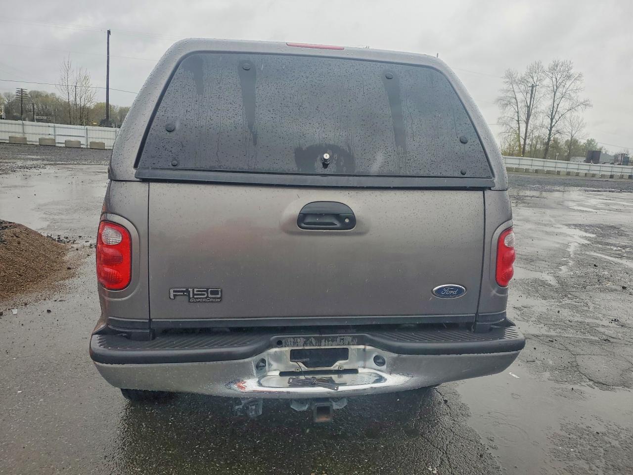 2002 Ford F150 Supercrew Gray vin: 1FTRW08L52KD17140