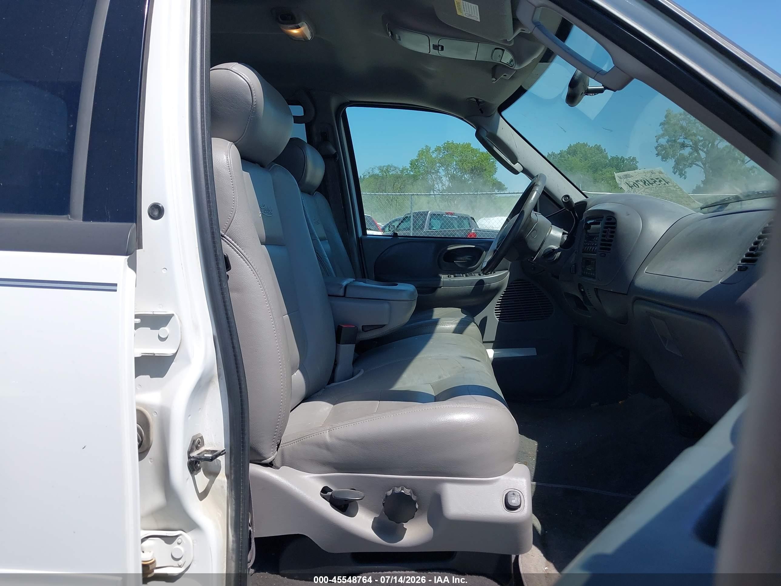 2003 Ford F-150 Lariat/xlt White vin: 1FTRW08L83KC01447
