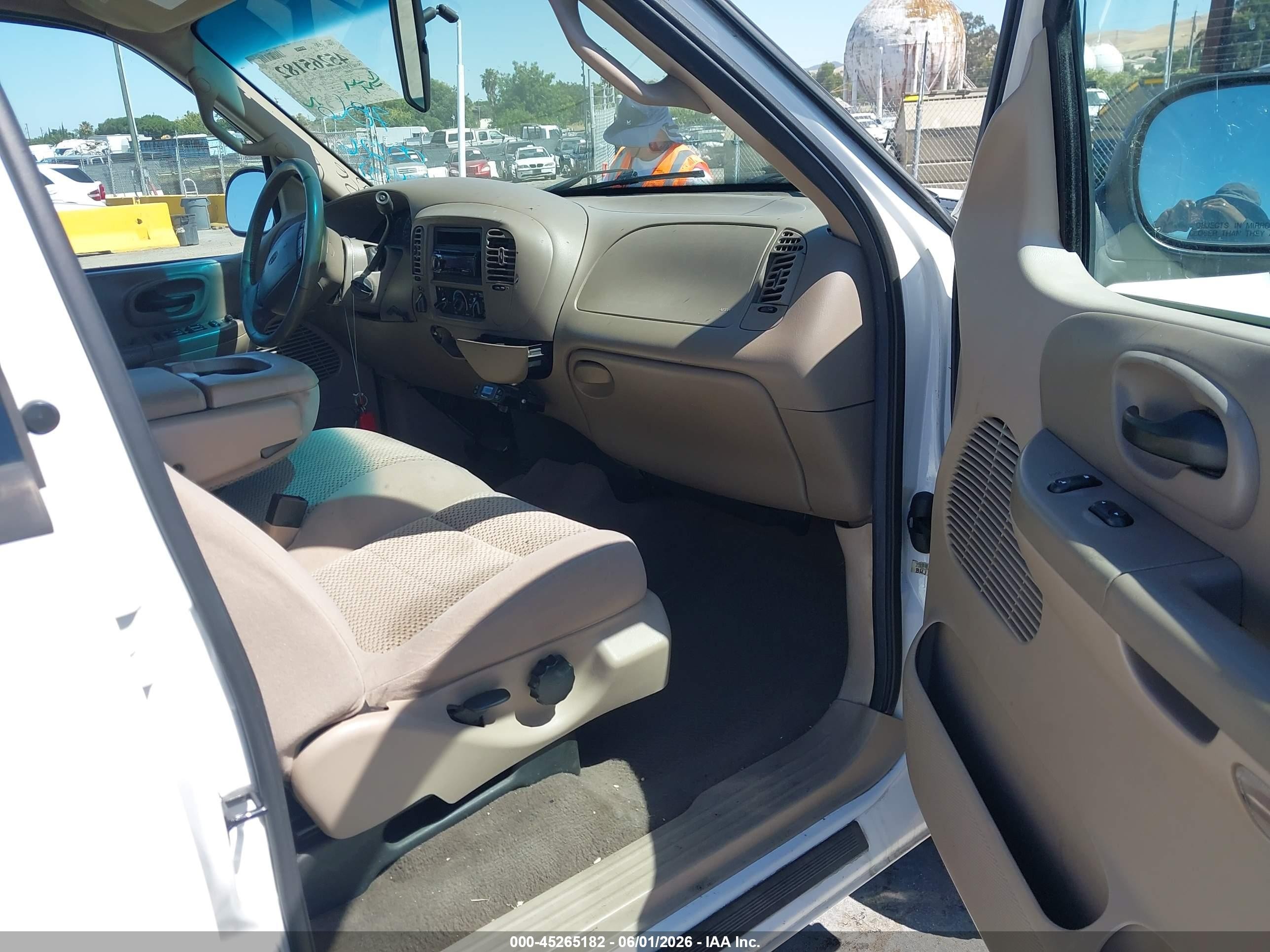 2002 Ford F-150 Lariat/xlt White vin: 1FTRW08LX2KB63086