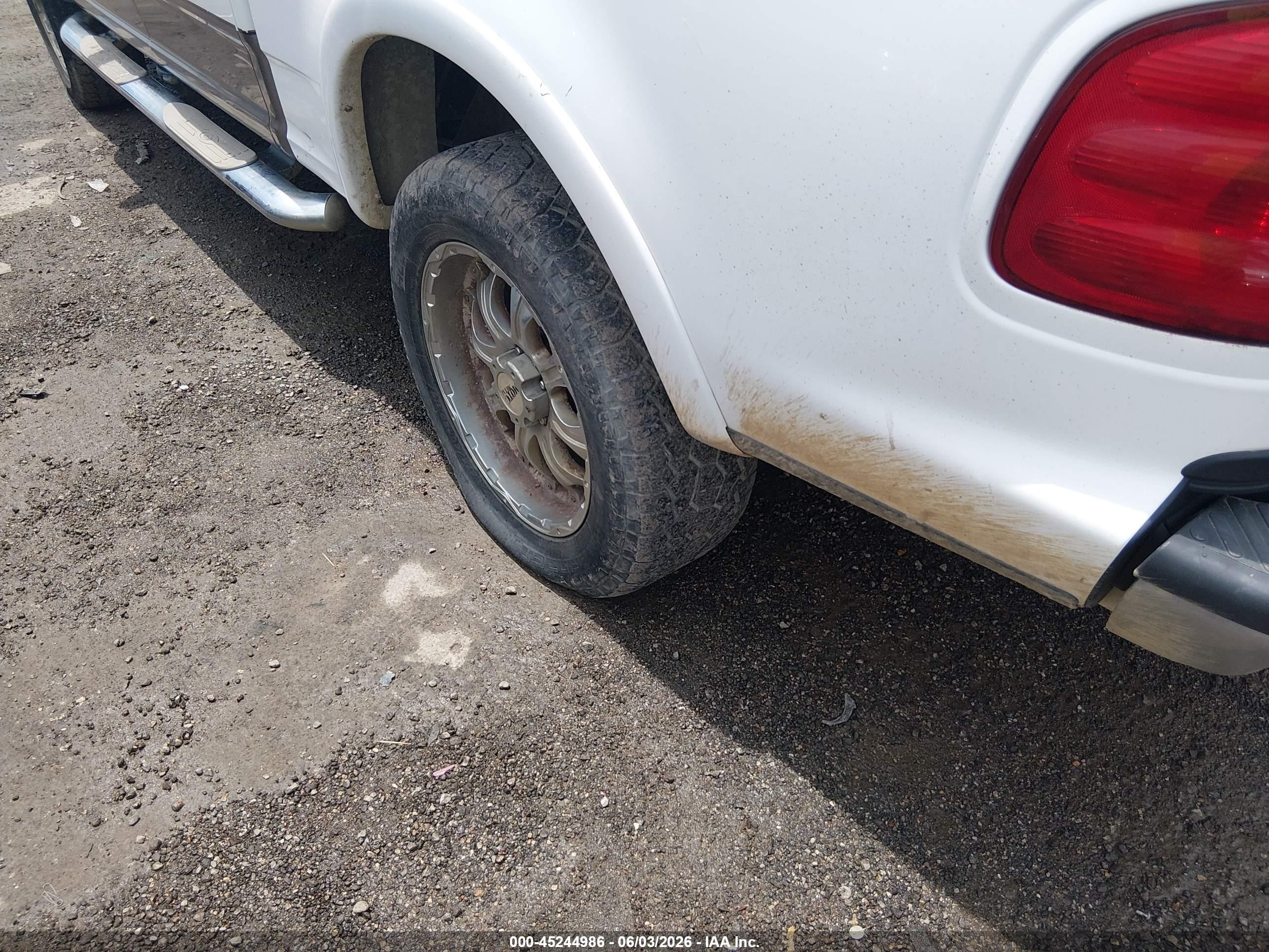 2003 Ford F-150 Lariat/xlt White vin: 1FTRW08LX3KC12689