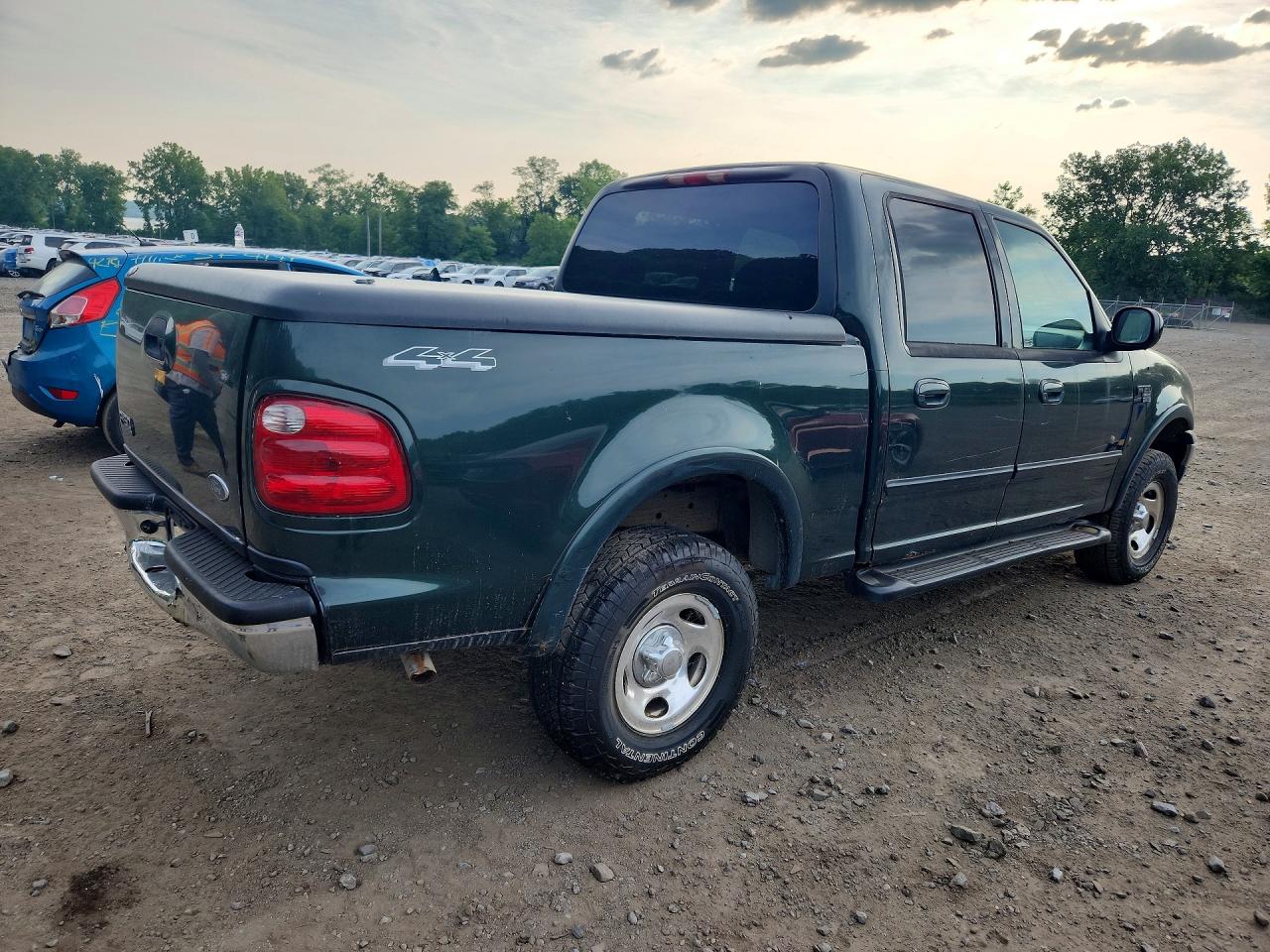 2001 Ford F150 Supercrew Green vin: 1FTRW08W81KF81185