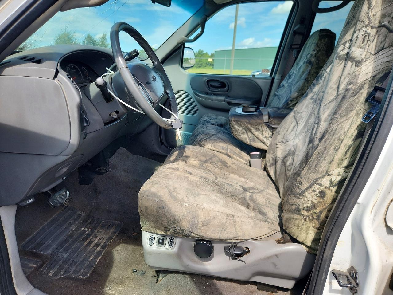 2001 Ford F150 Supercrew White vin: 1FTRW08WX1KD98807