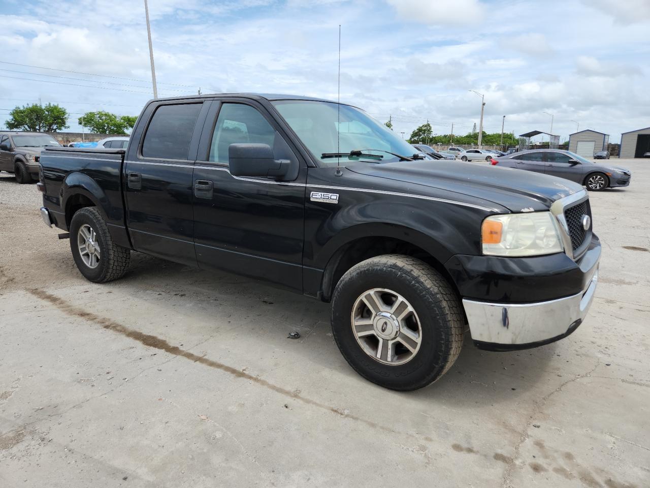 2007 Ford F150 Supercrew Black vin: 1FTRW12W07KC46266 Damage: Right Front Tire, Worn, Replacement Required