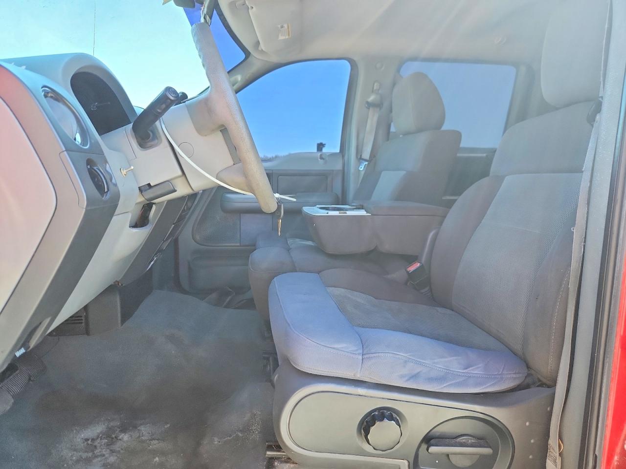 2004 Ford F150 Supercrew Red vin: 1FTRW12W24KC71102