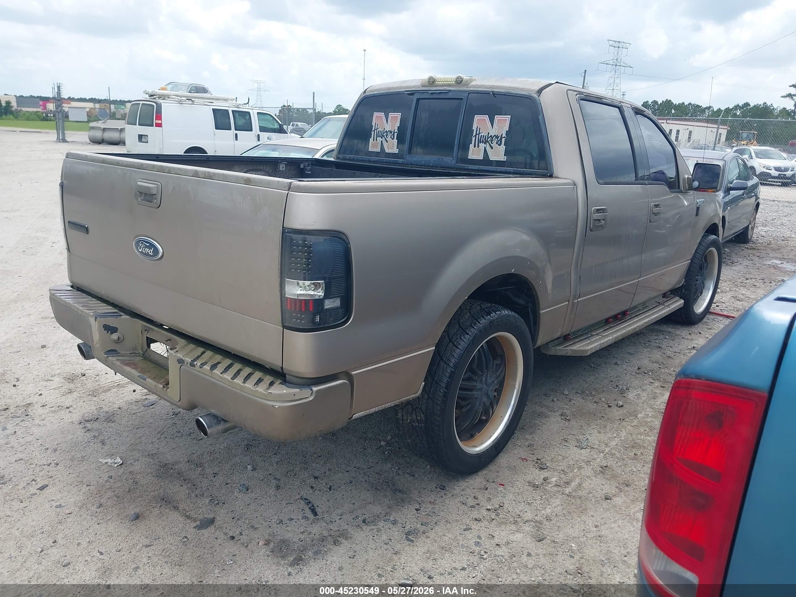 2004 Ford F-150 Xlt Gold vin: 1FTRW12W24KD16703