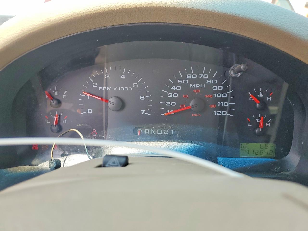 2004 Ford F150 Supercrew Burgundy vin: 1FTRW12W34KC44023