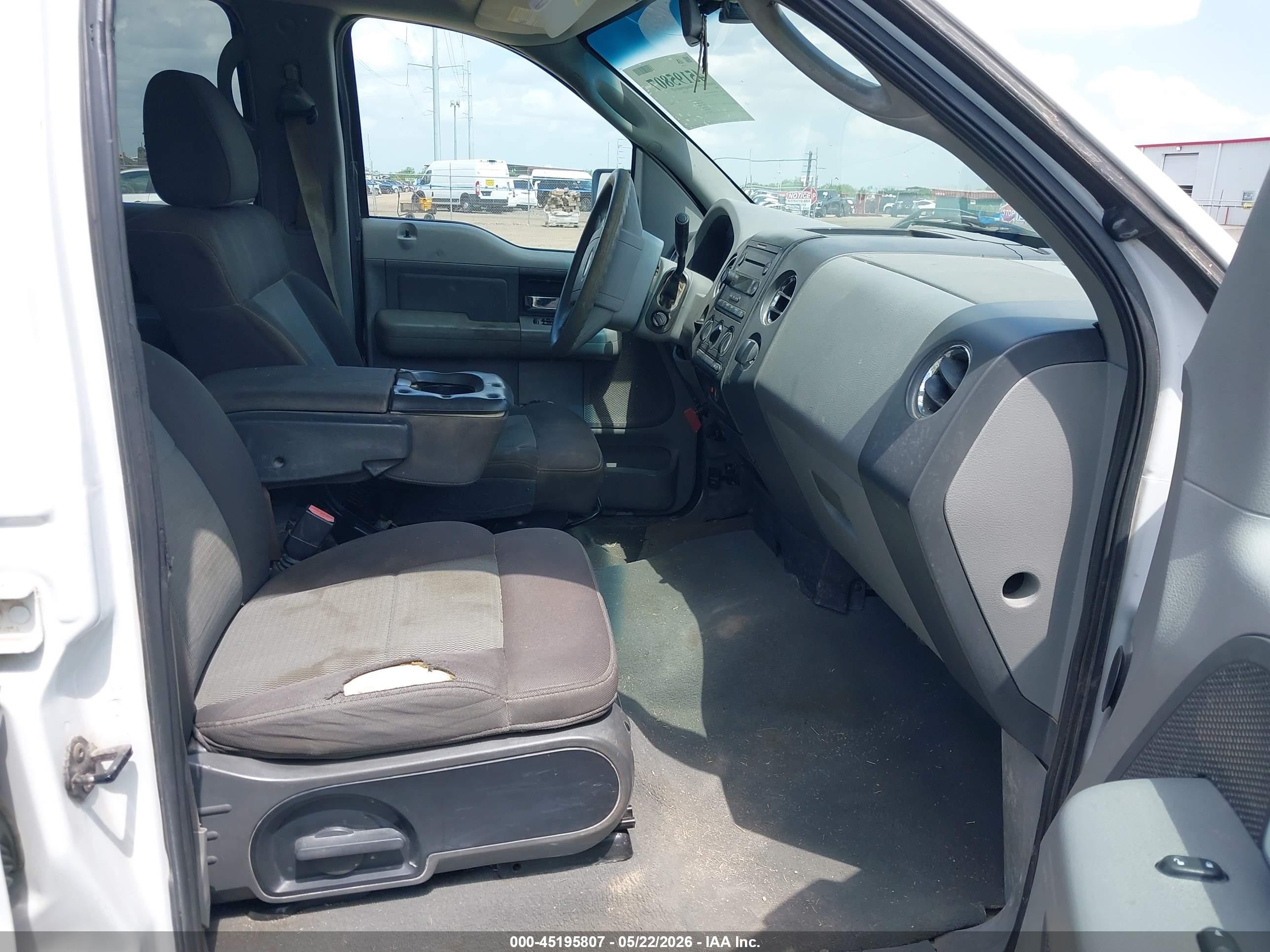 2006 Ford F-150 Xlt White vin: 1FTRW12W36KB22166