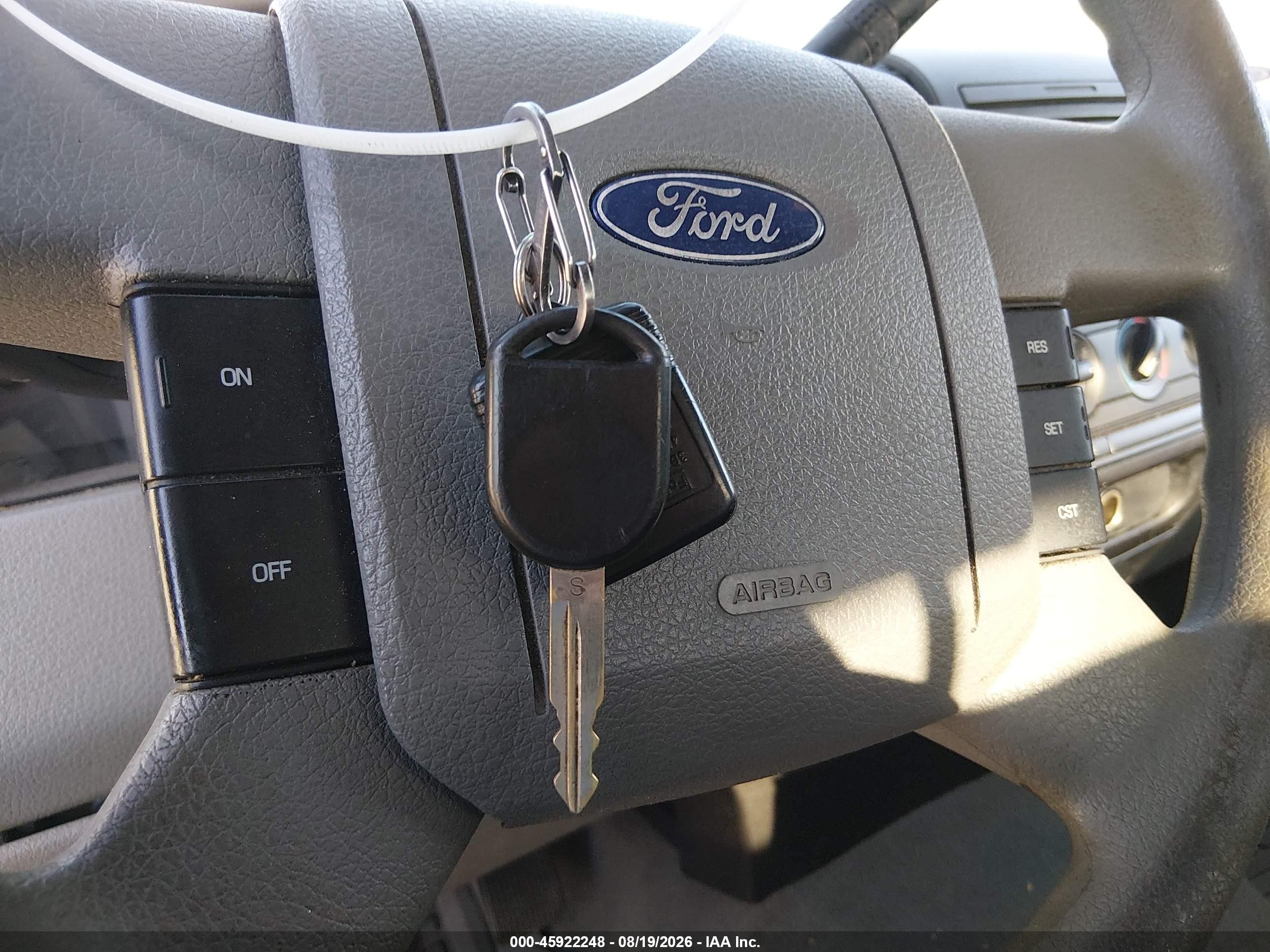 2007 Ford F-150 Xlt Silver vin: 1FTRW12W37KC73672