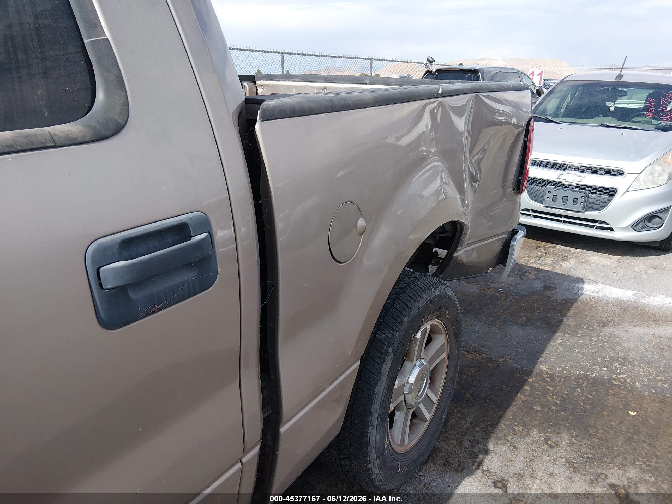 2005 Ford F-150 Xlt Tan vin: 1FTRW12W65KC40808
