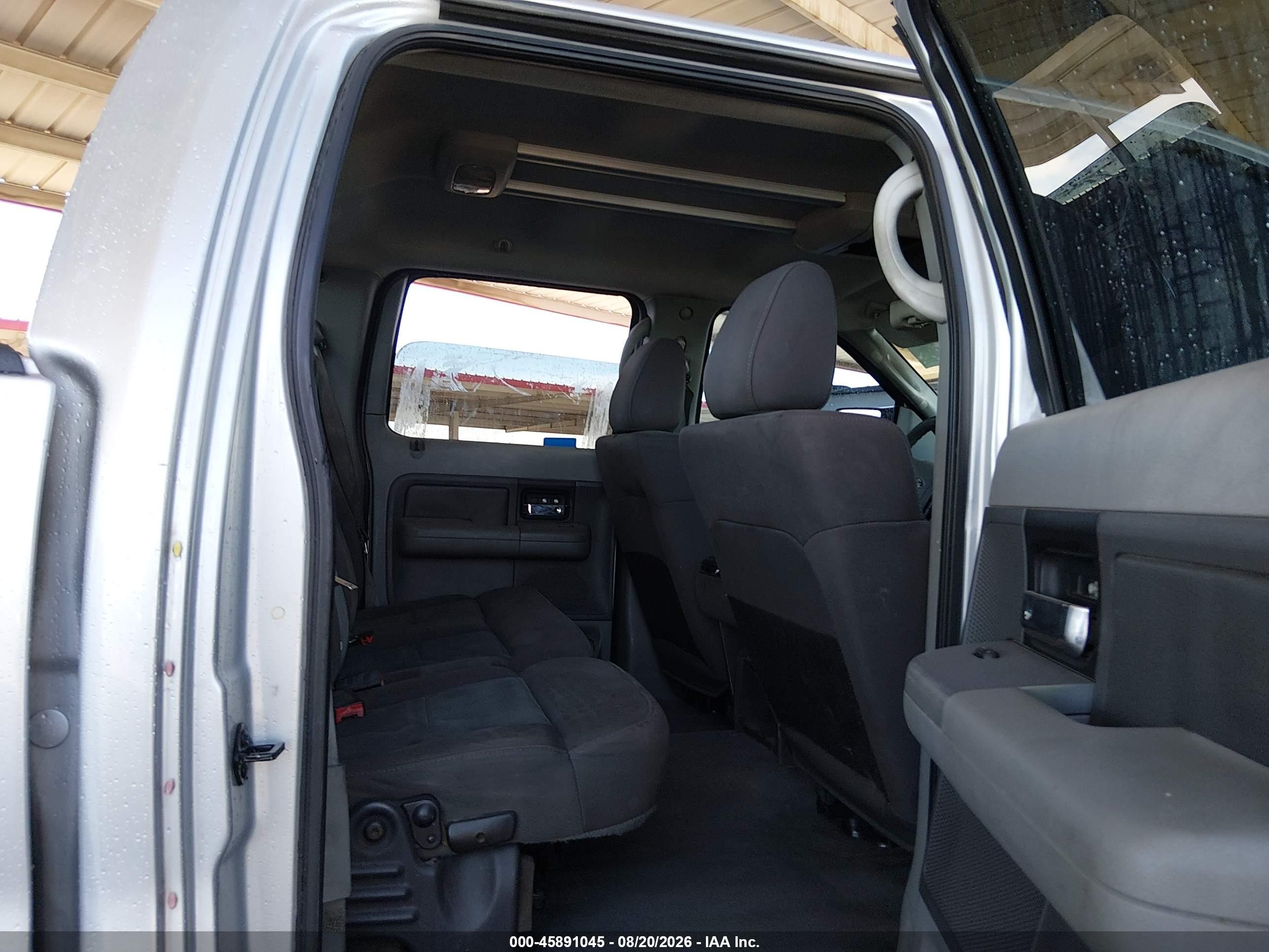 2004 Ford F-150 Xlt Silver vin: 1FTRW12W74KC20582