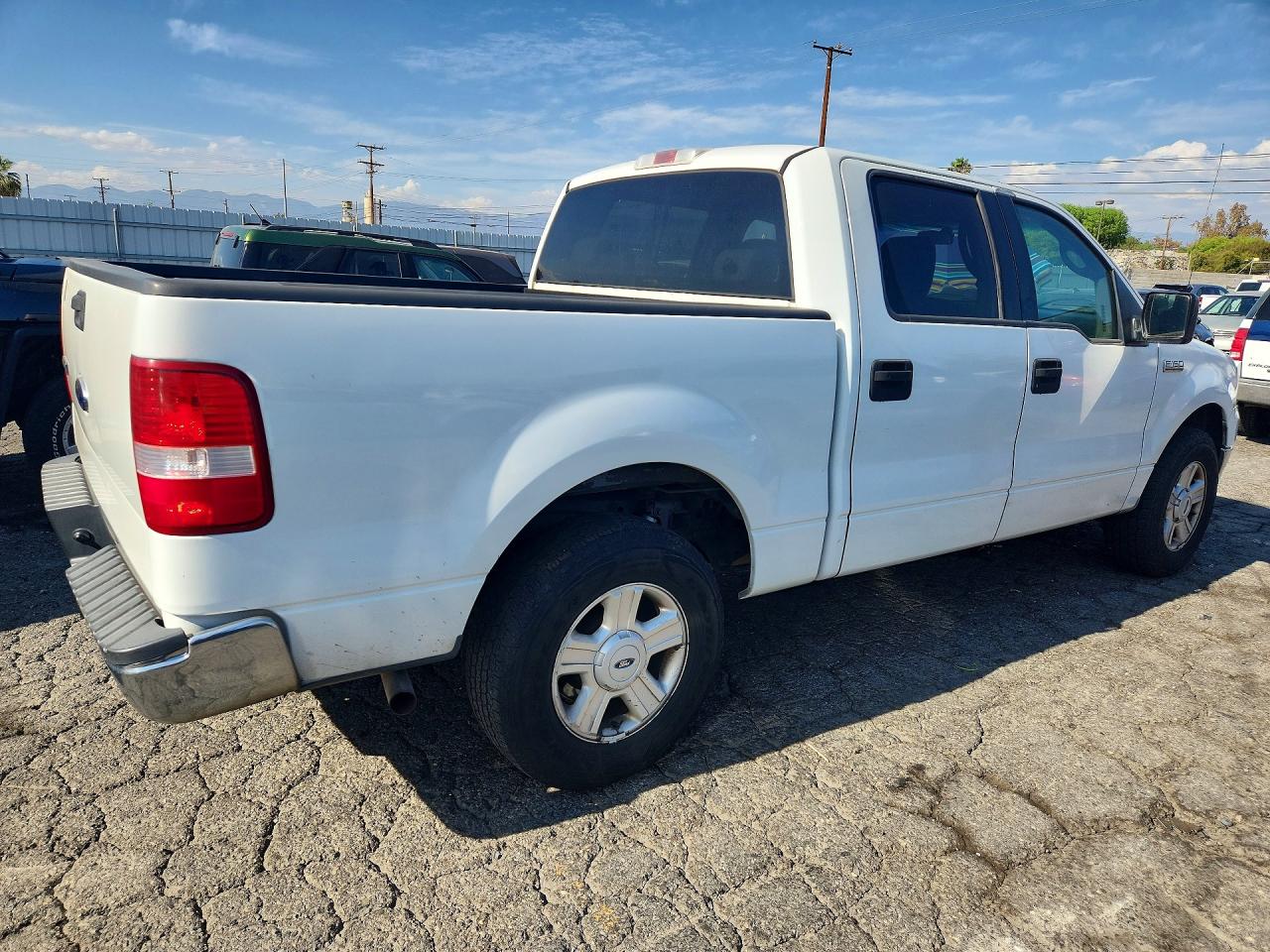 2004 Ford F150 Supercrew White vin: 1FTRW12W74KC81009