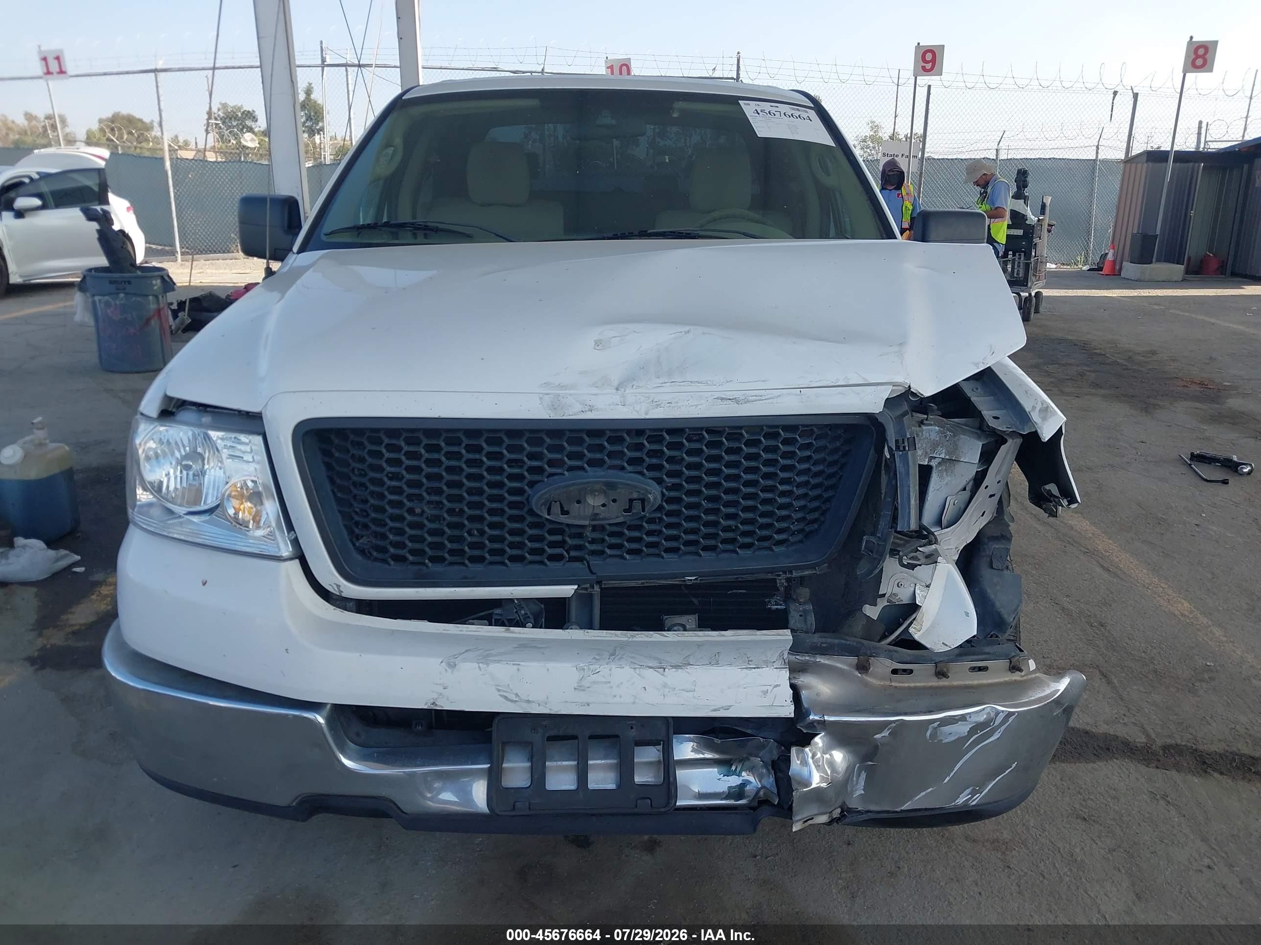 2005 Ford F-150 Xlt White vin: 1FTRW12W75KD61055