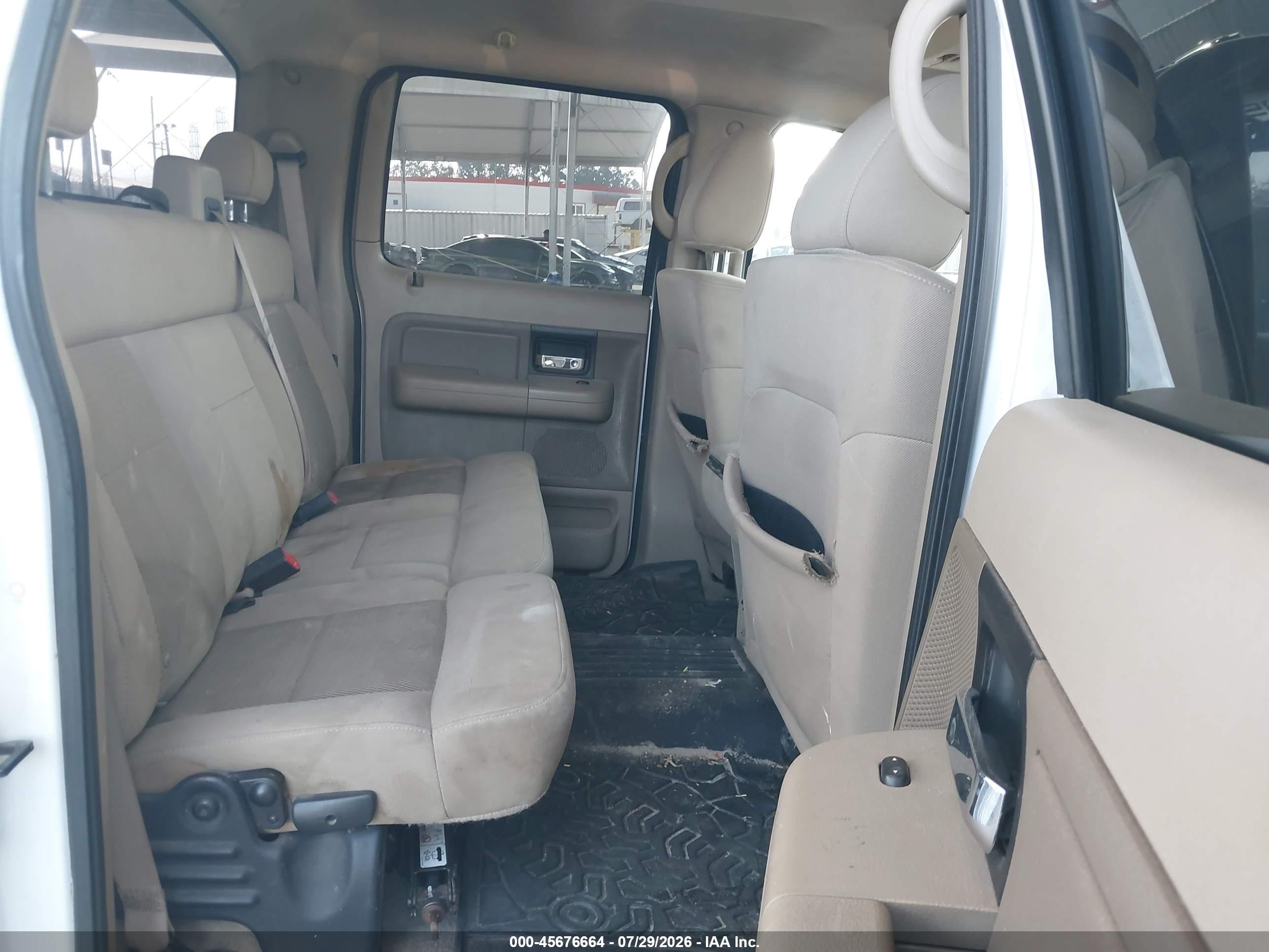 2005 Ford F-150 Xlt White vin: 1FTRW12W75KD61055