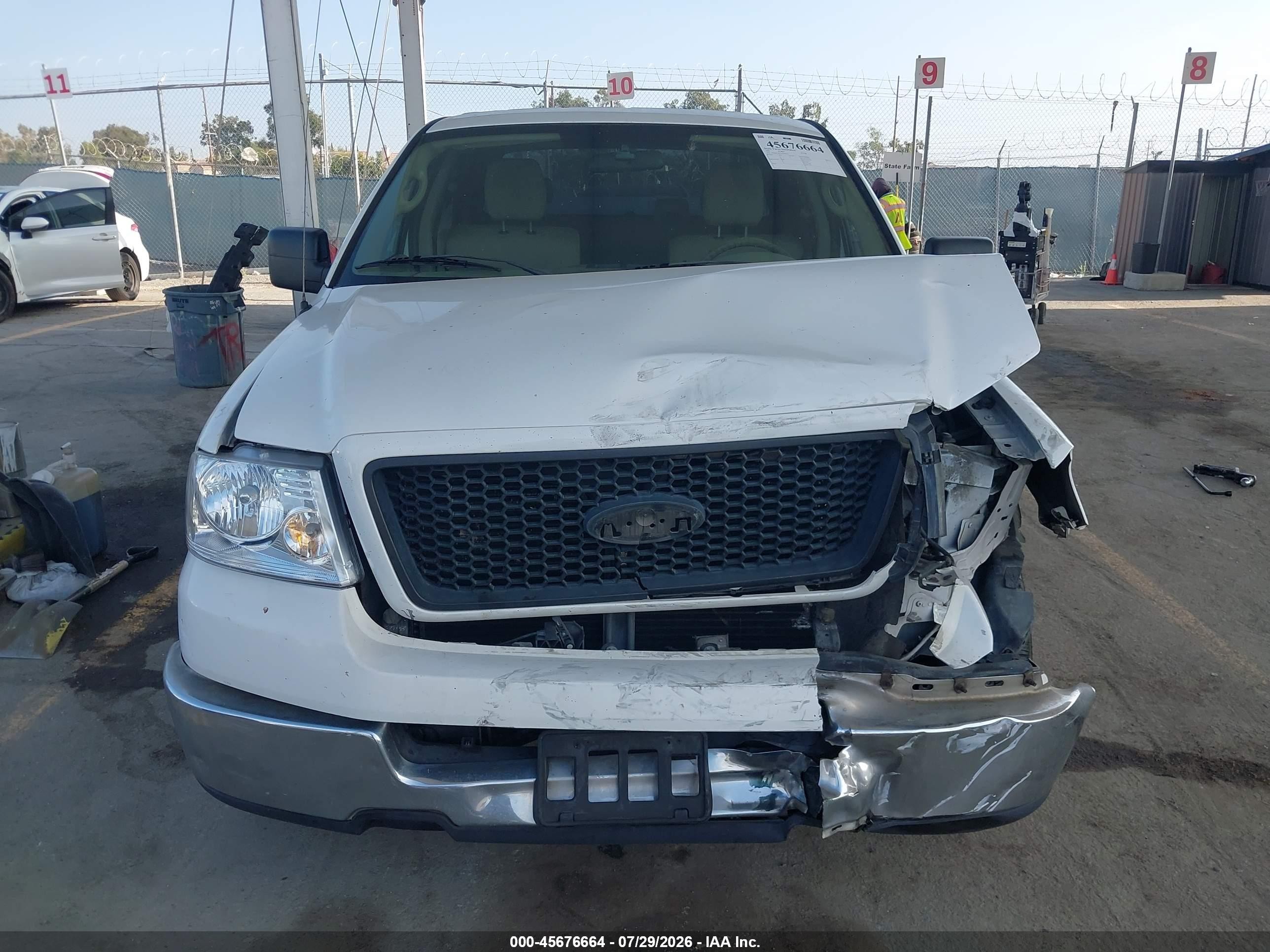 2005 Ford F-150 Xlt White vin: 1FTRW12W75KD61055