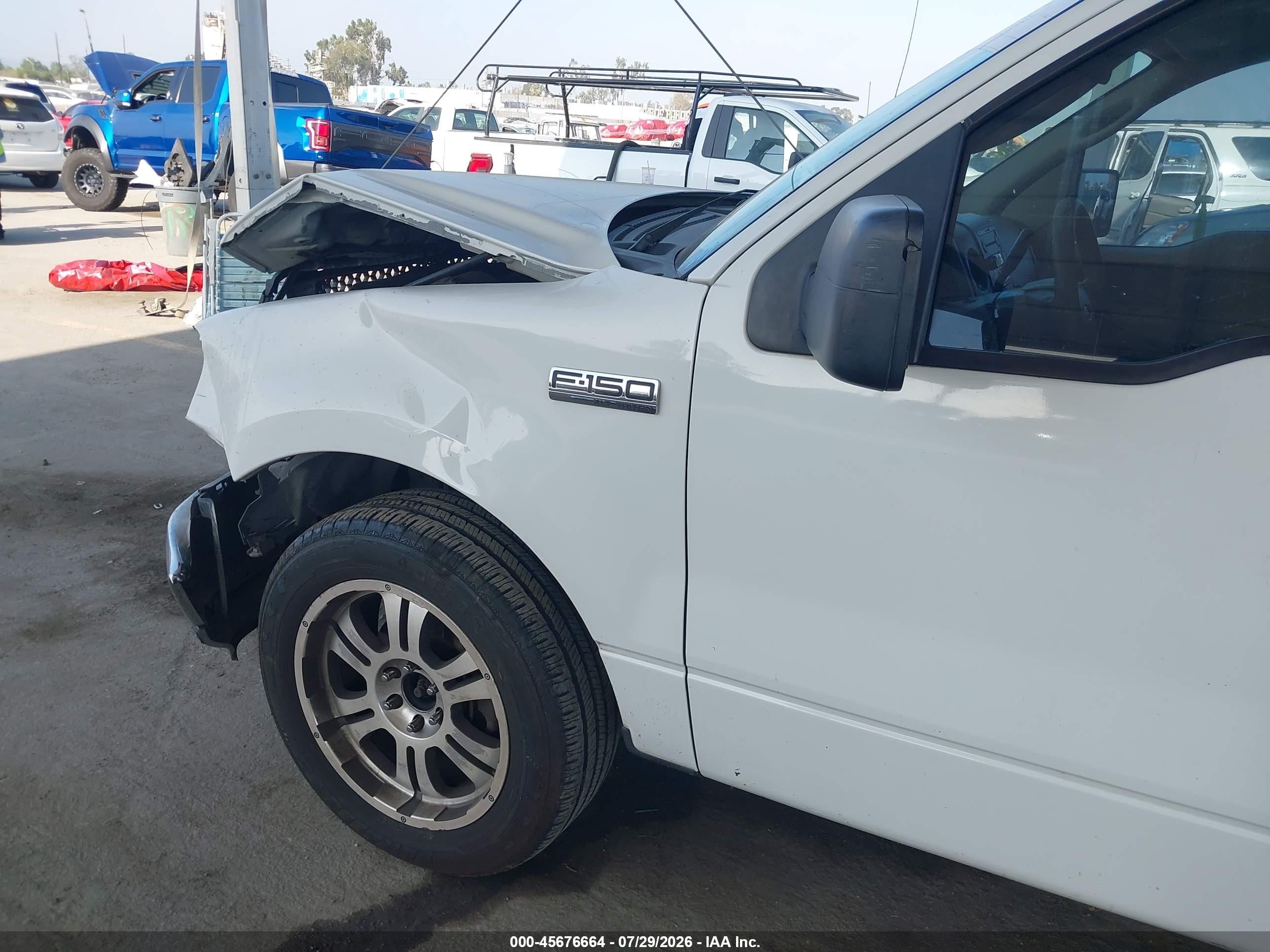 2005 Ford F-150 Xlt White vin: 1FTRW12W75KD61055