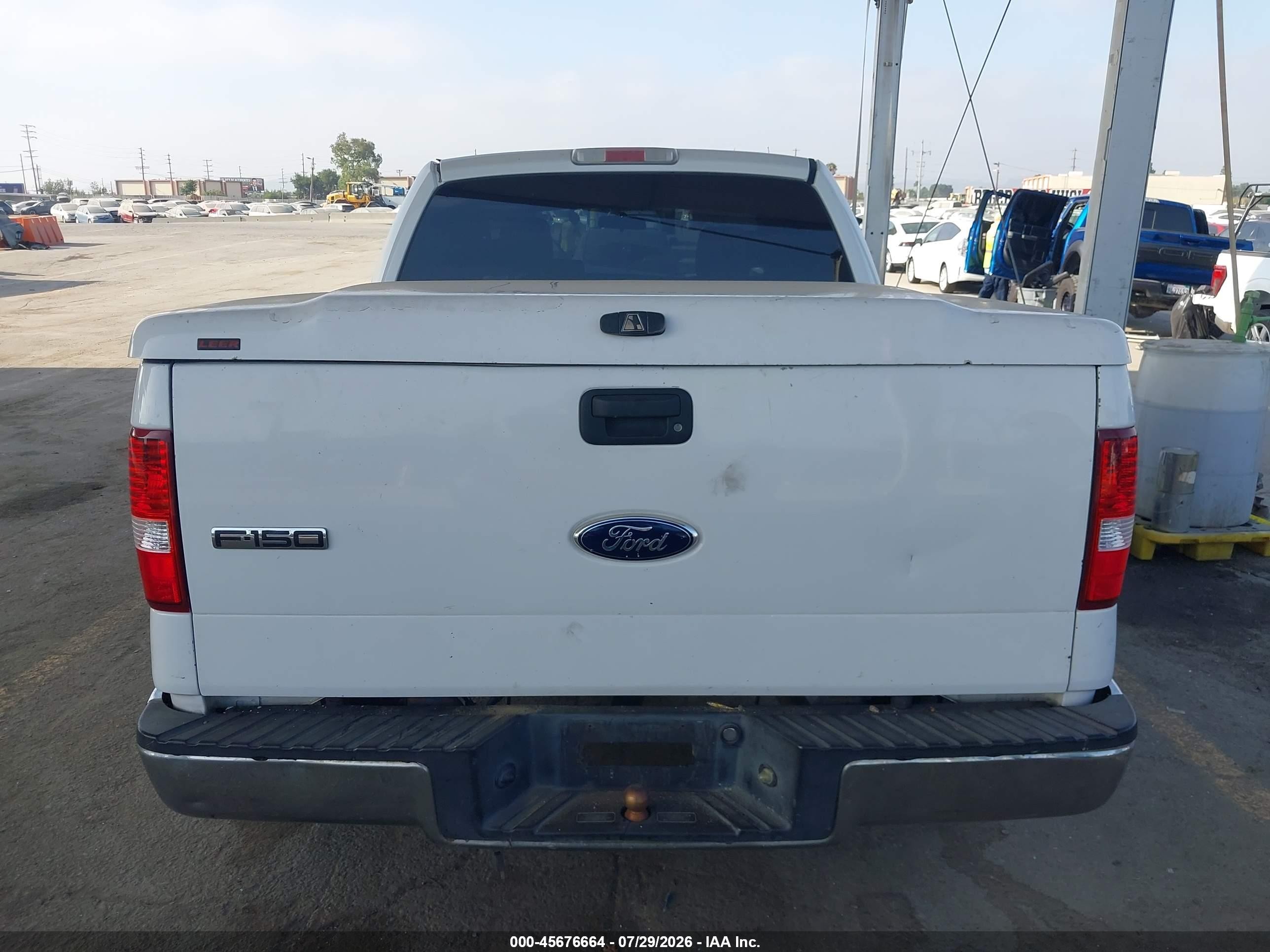 2005 Ford F-150 Xlt White vin: 1FTRW12W75KD61055