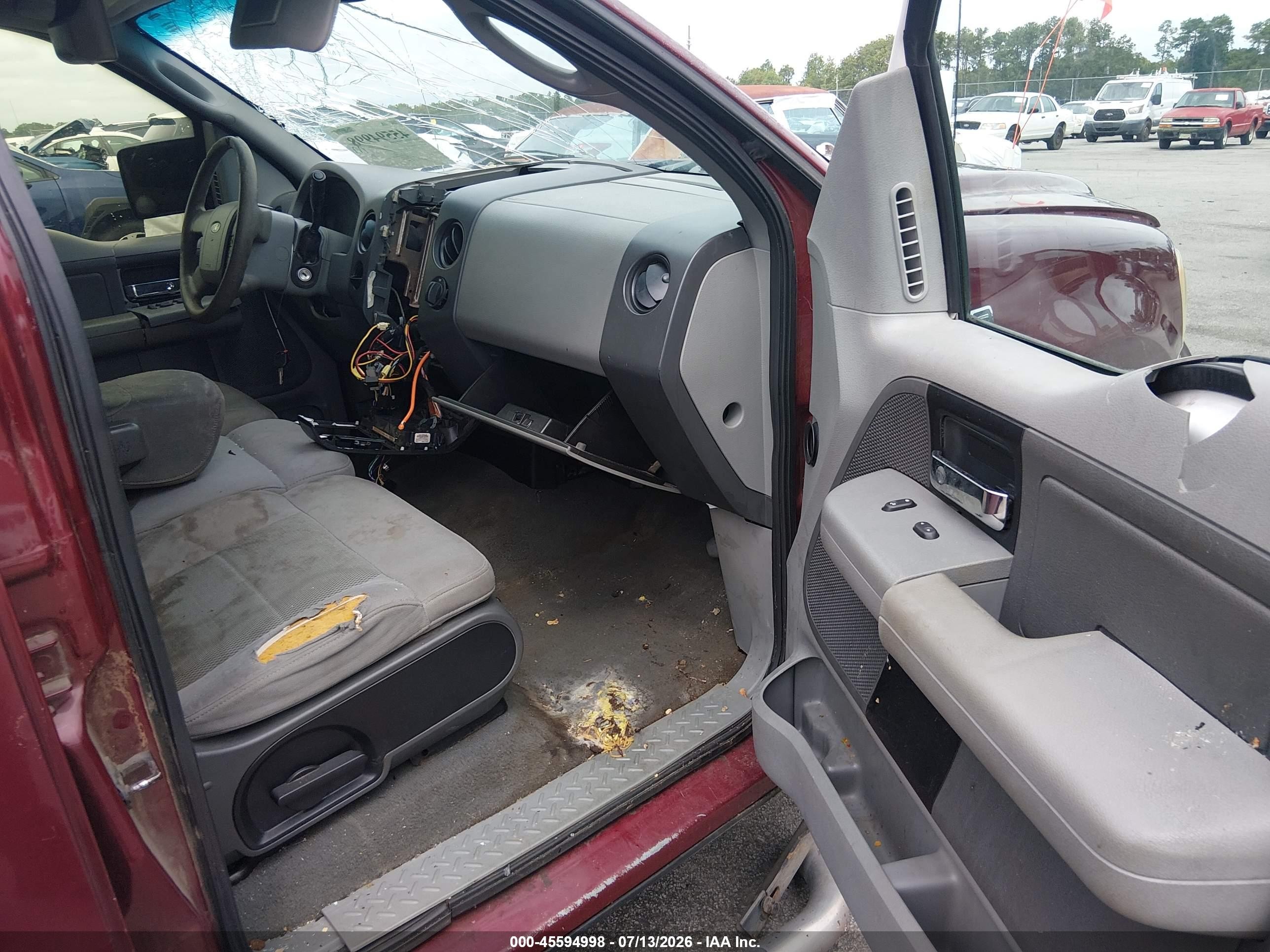 2006 Ford F-150 Xlt Burgundy vin: 1FTRW12W76KC67145