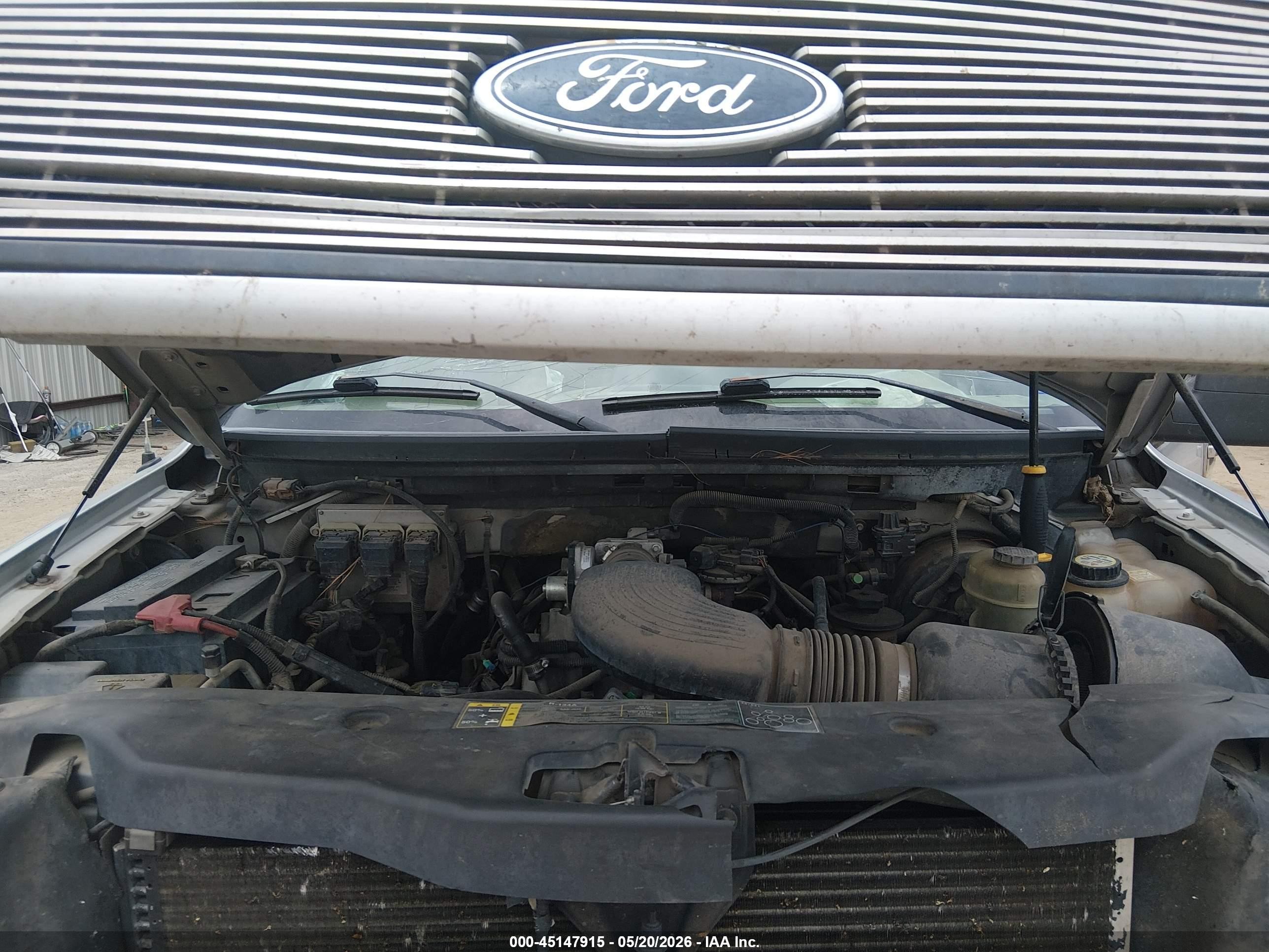 2004 Ford F-150 Xlt Серебряный vin: 1FTRW12W84FA12333