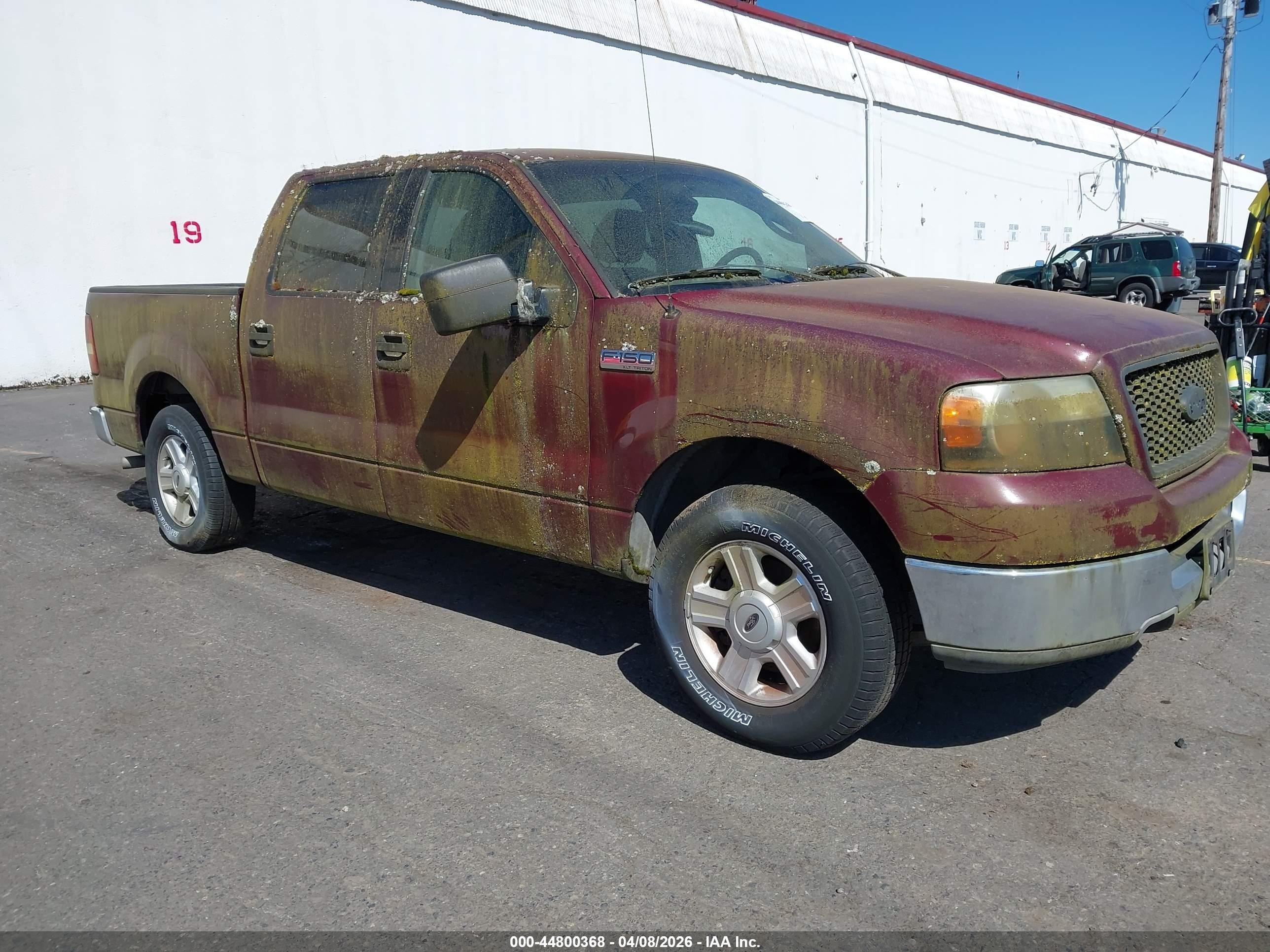 2004 Ford F-150 Xlt Red vin: 1FTRW12W84KB57055