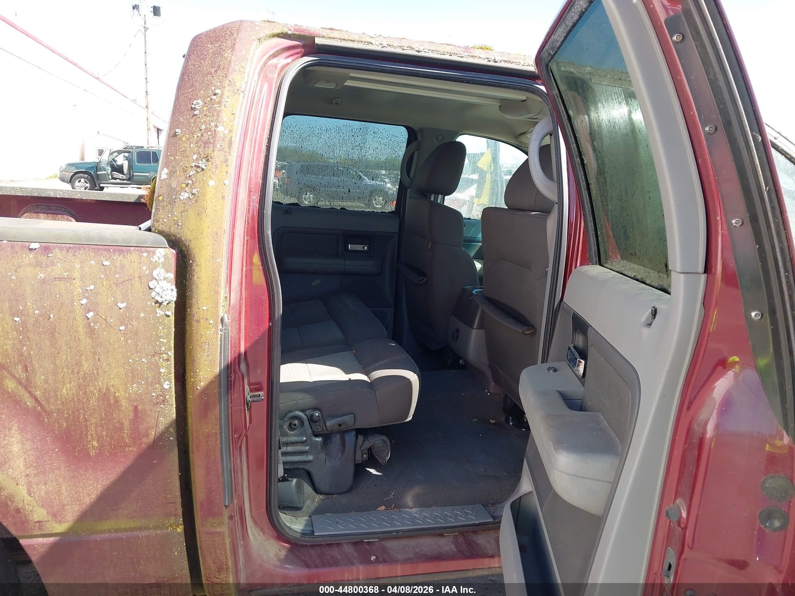 2004 Ford F-150 Xlt Red vin: 1FTRW12W84KB57055