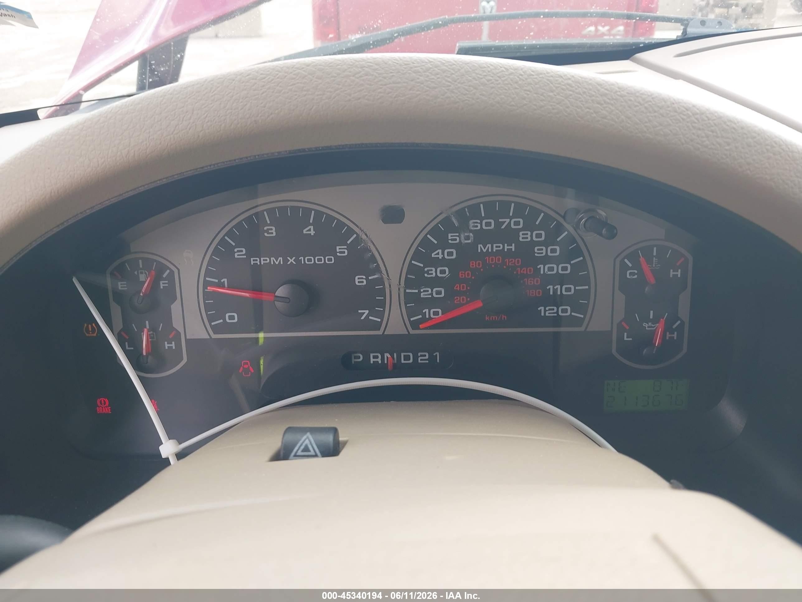 2007 Ford F-150 Xlt Красный vin: 1FTRW12W87KC13659