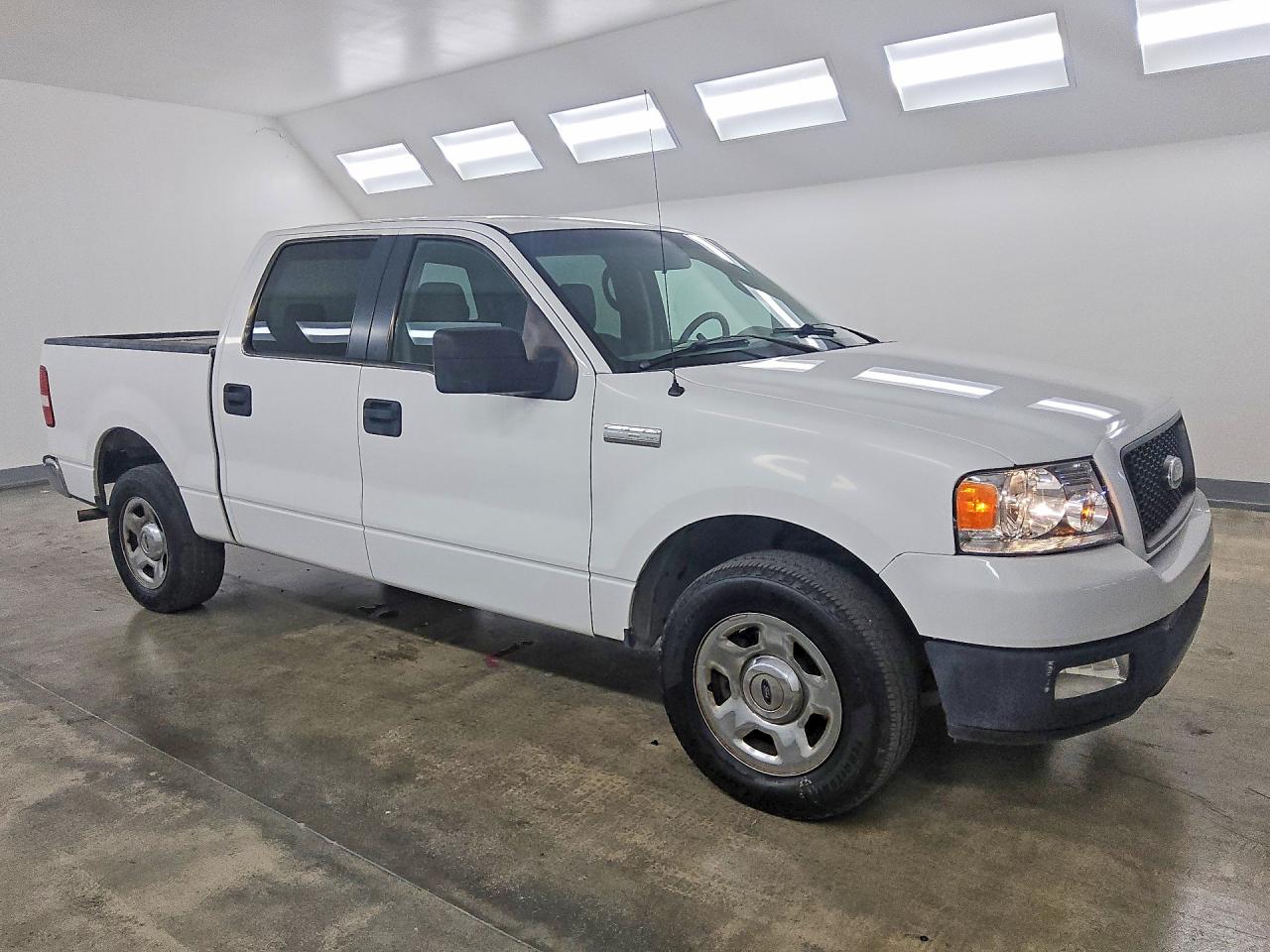 2005 Ford F150 Supercrew White vin: 1FTRW12W95FB33714