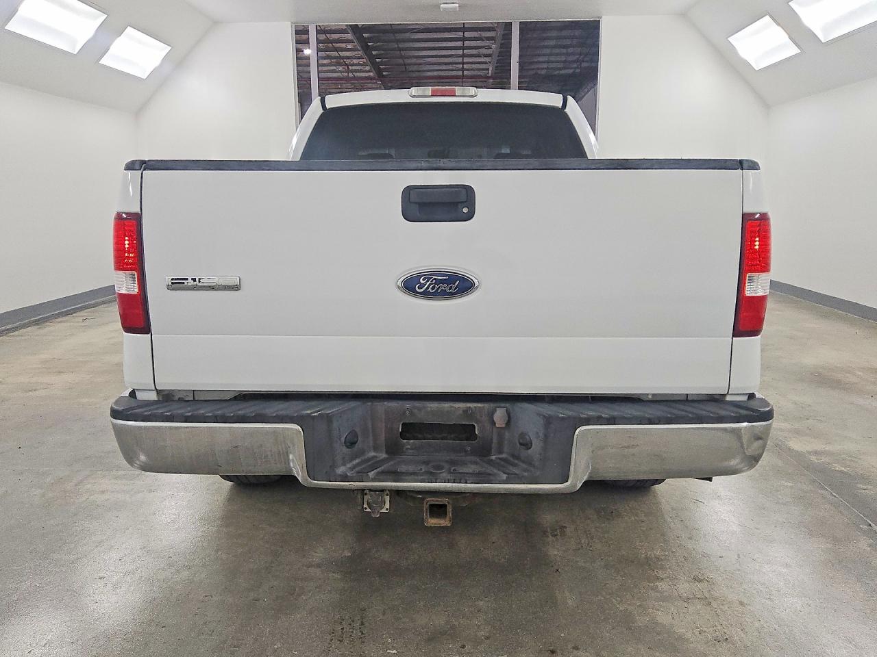 2005 Ford F150 Supercrew White vin: 1FTRW12W95FB33714