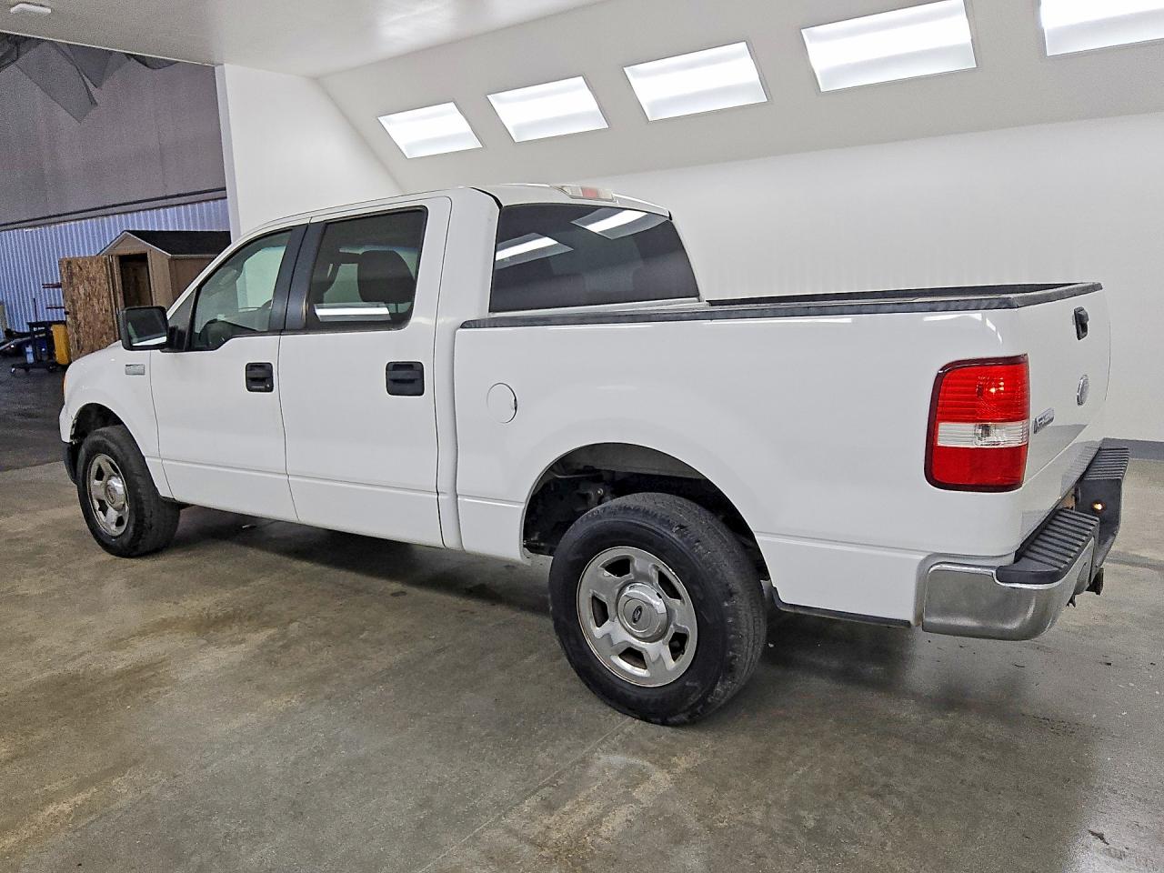 2005 Ford F150 Supercrew White vin: 1FTRW12W95FB33714
